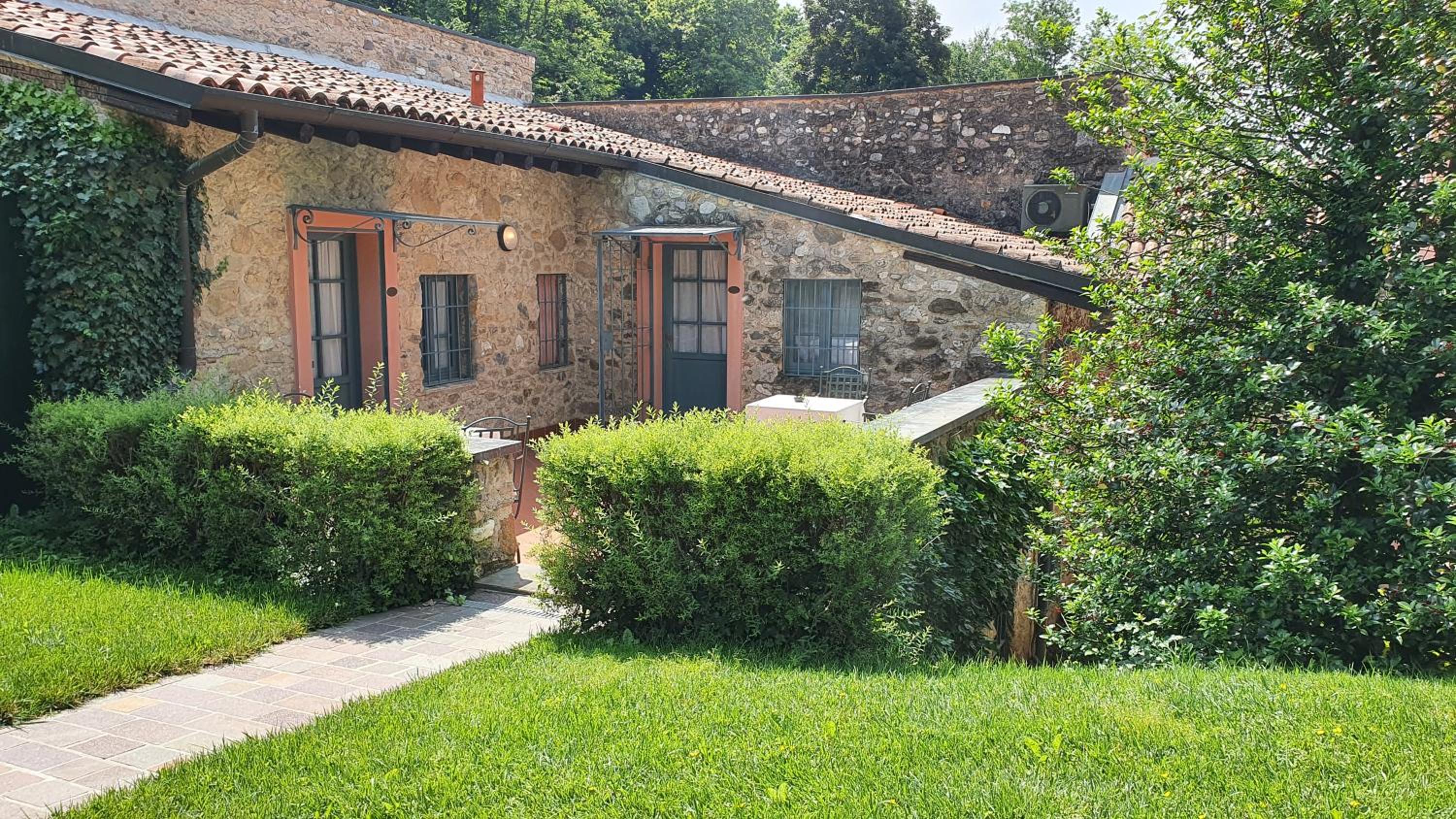 Double or Twin Room with Garden View - Photo 4