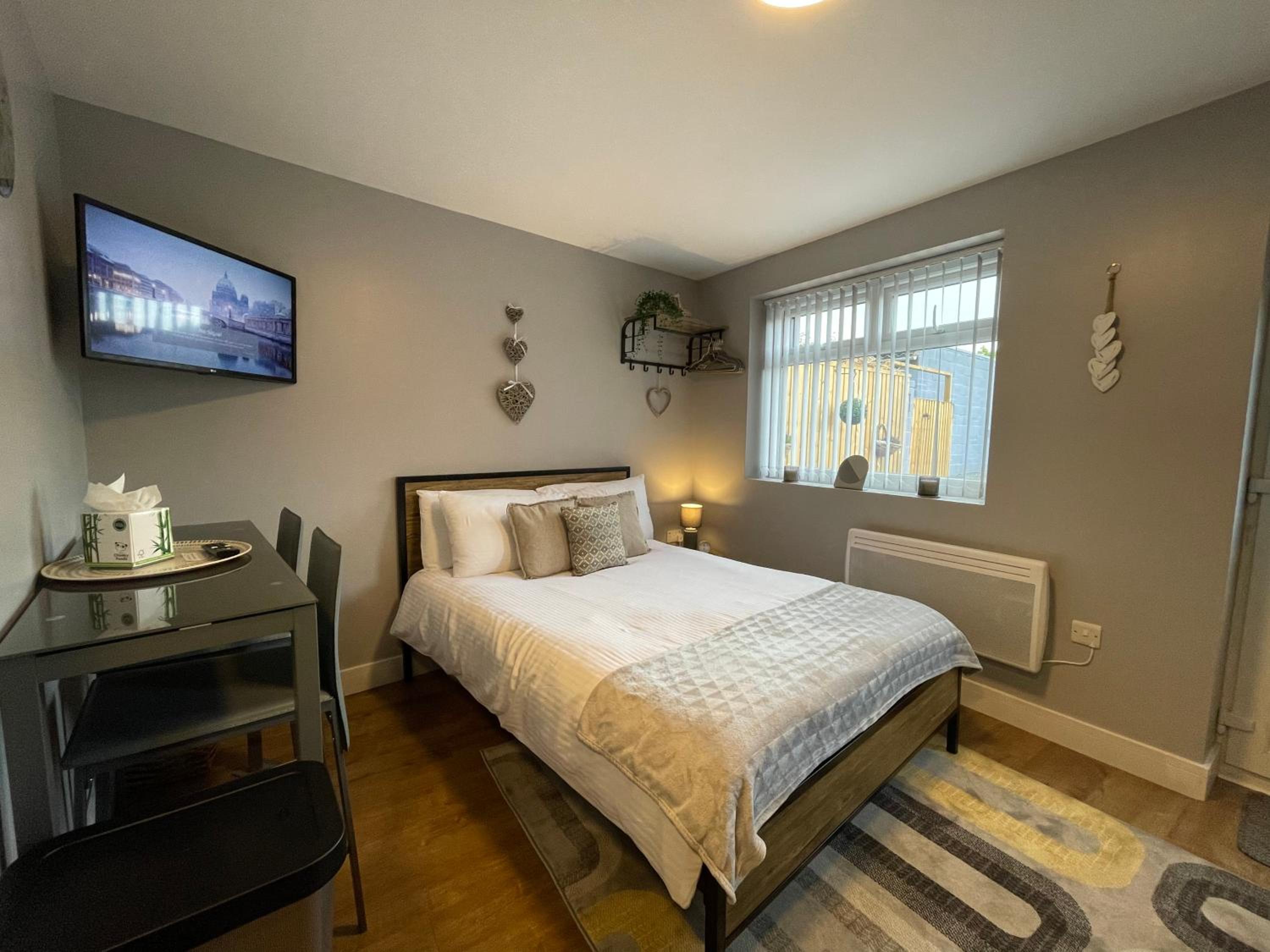 One-Bedroom House - Photo 1