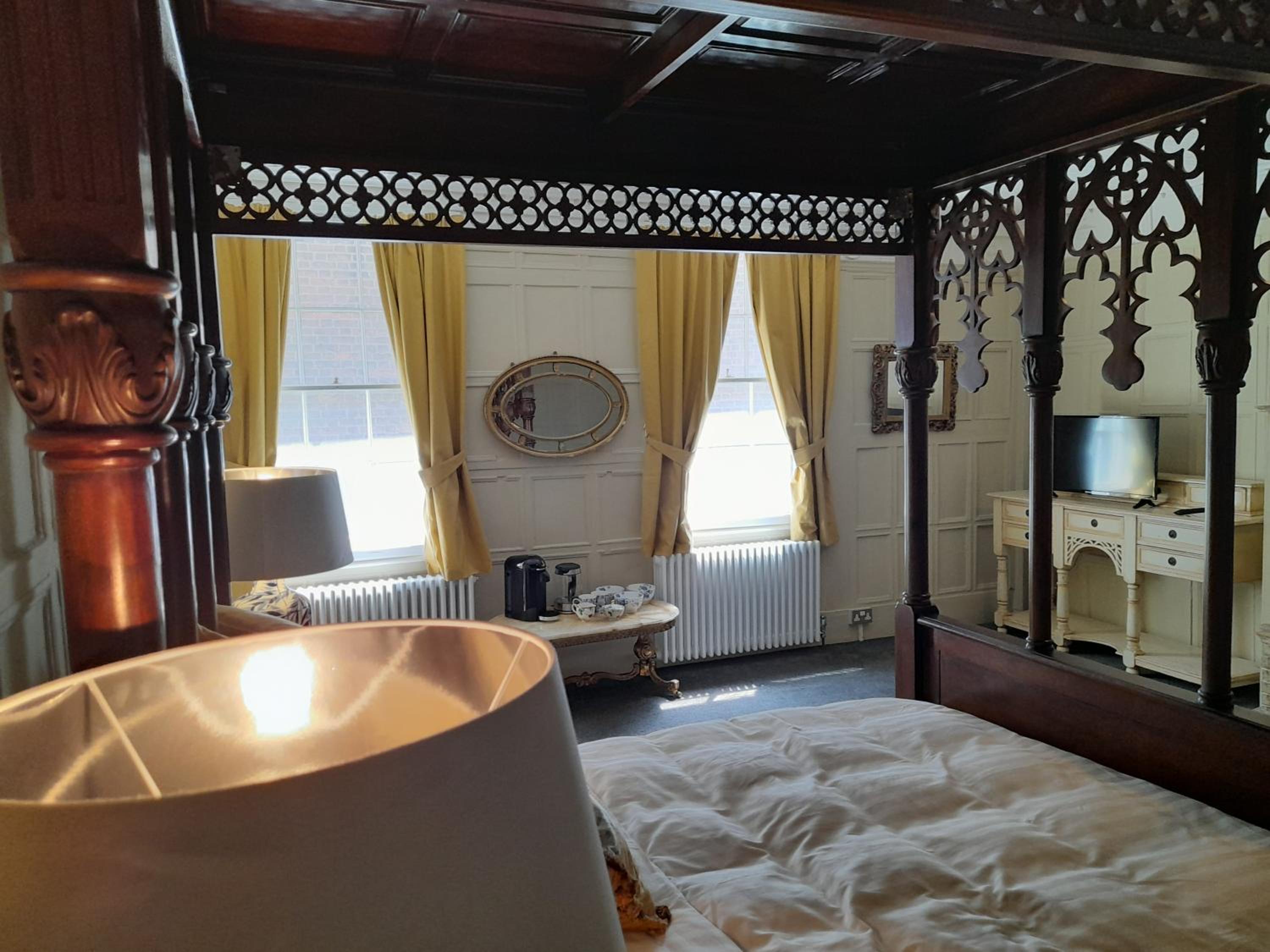 Superior King Room - Photo 35
