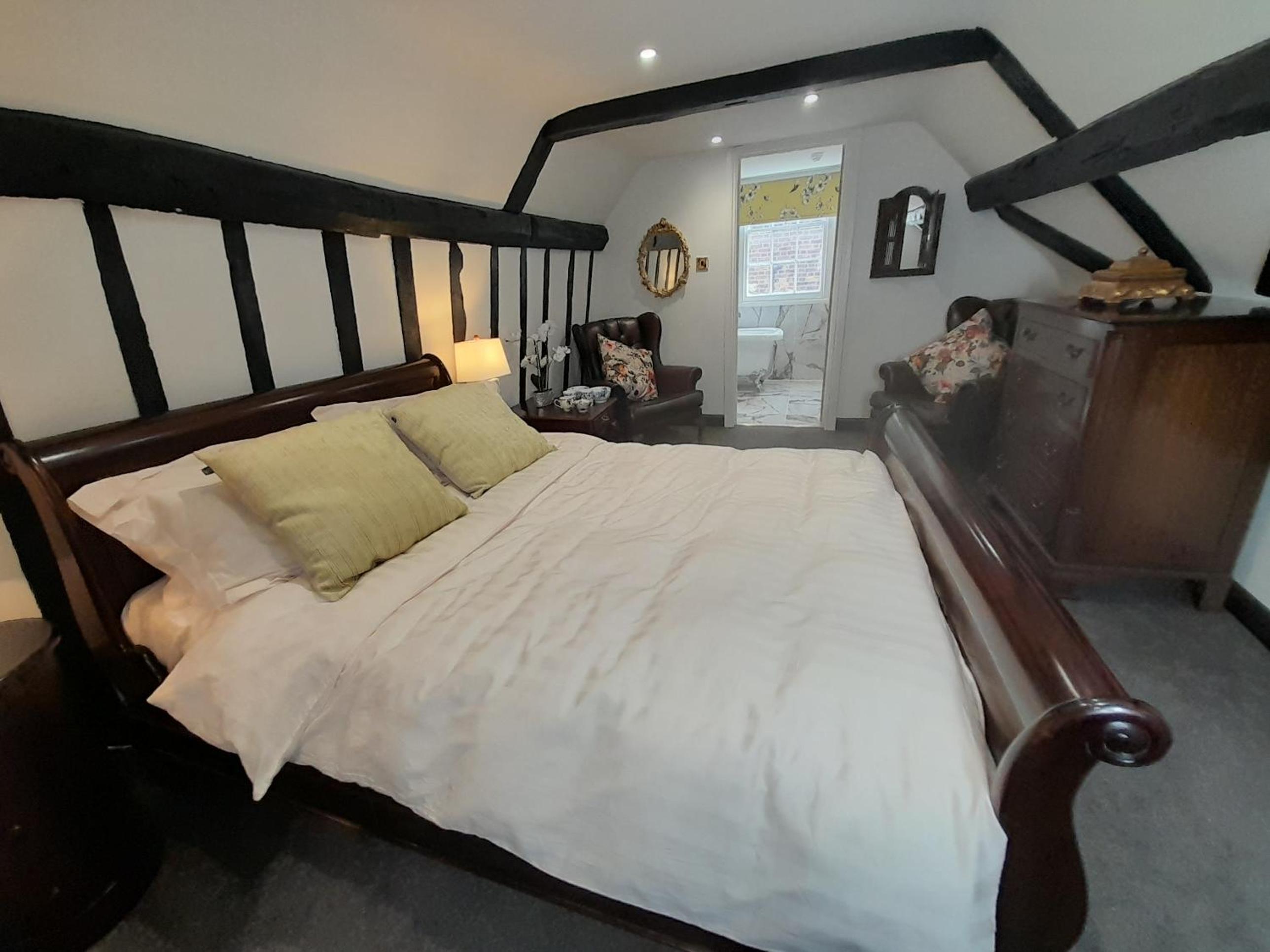 Deluxe Double Room - Photo 51
