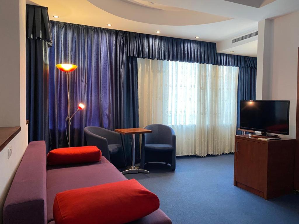 Suite with Terrace - Photo 3