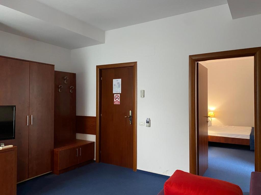 Suite with Terrace - Photo 6