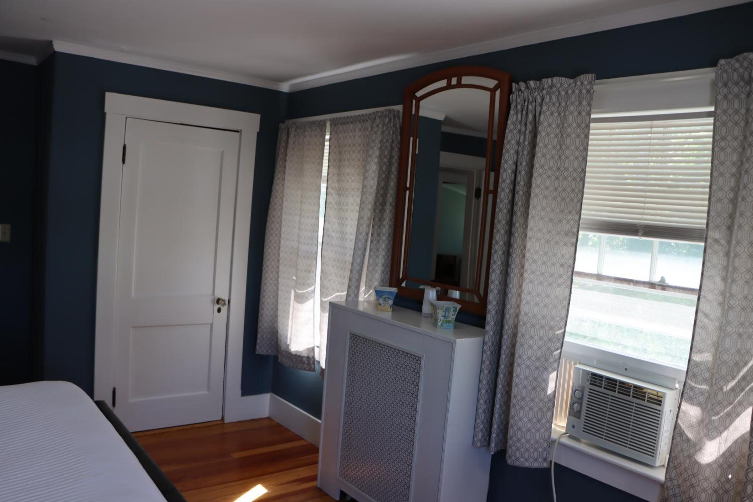 Four-Bedroom House photo 1