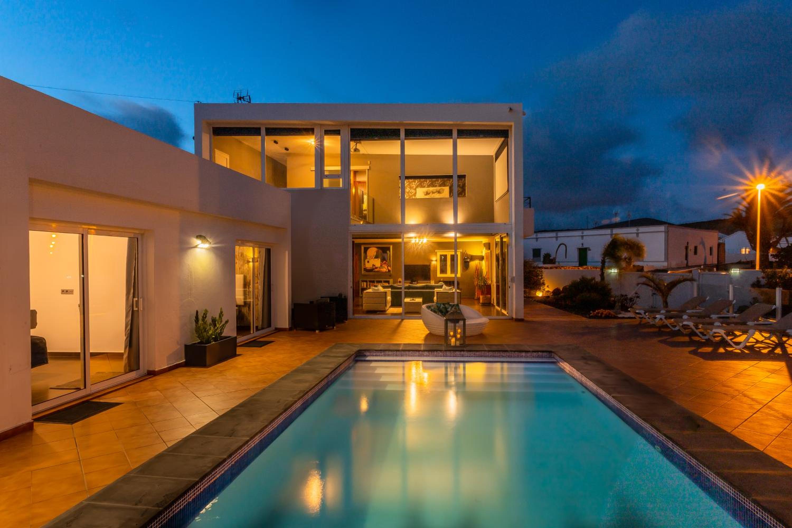 Villa photo 2