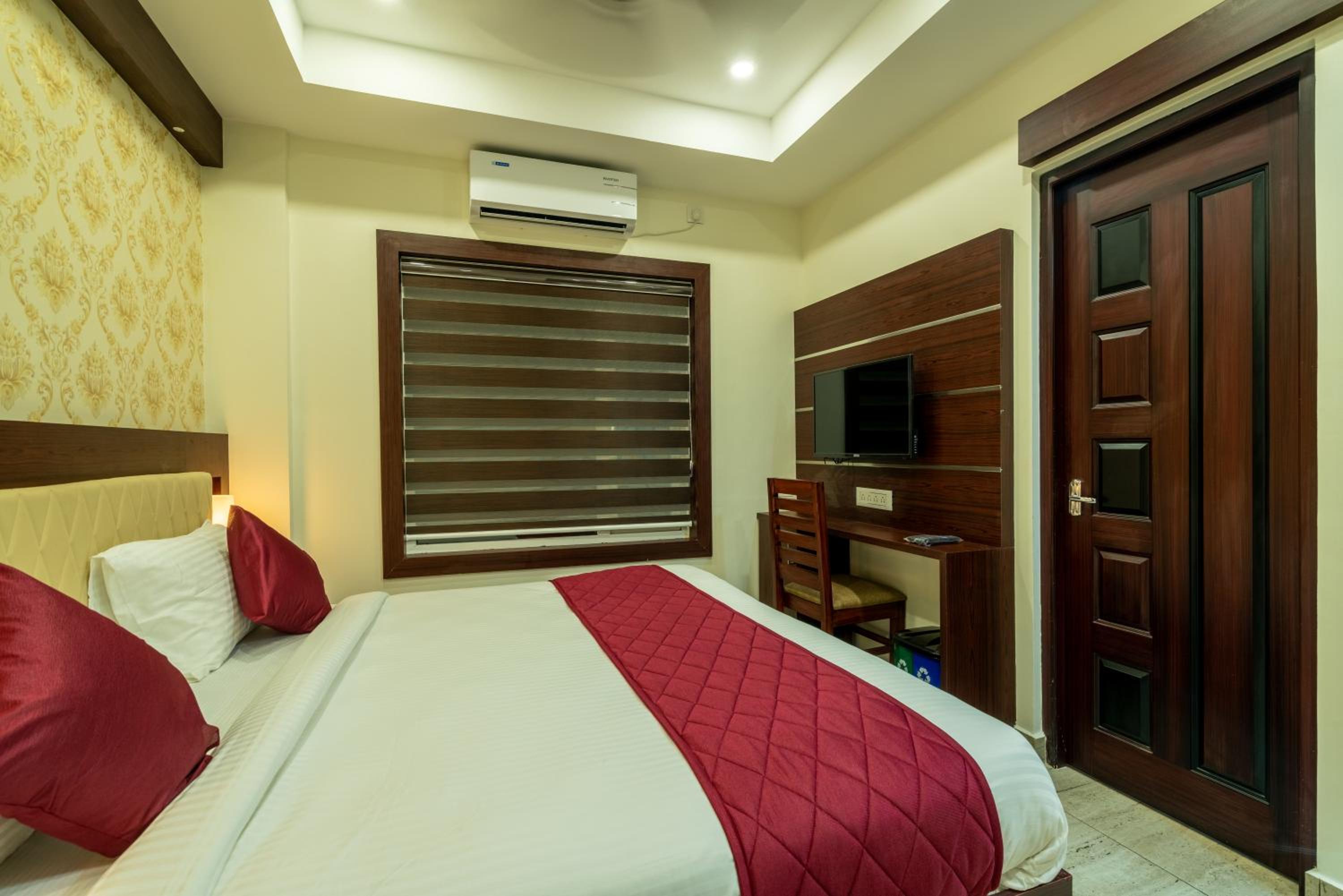 Deluxe Double Room - Photo 8