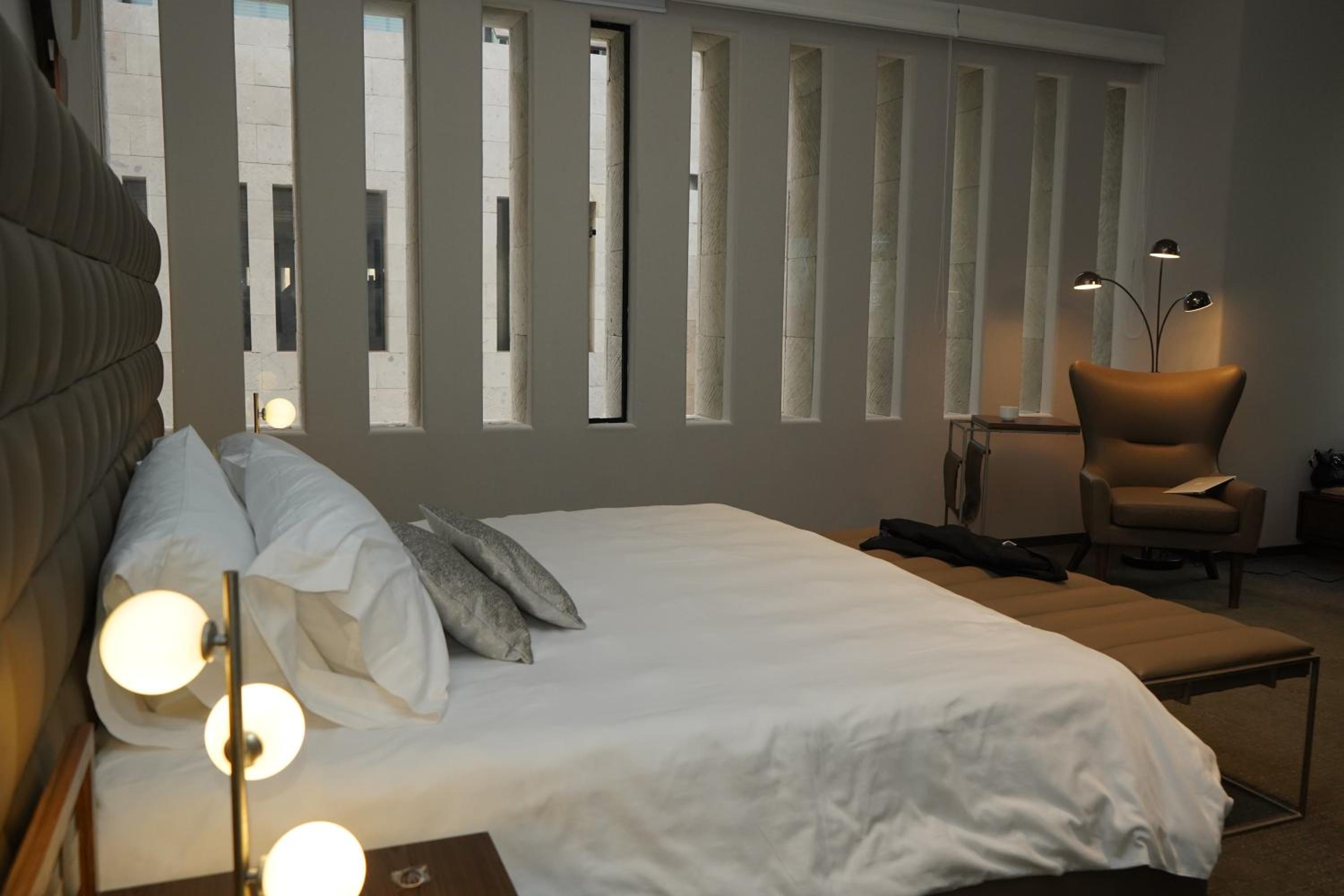 Deluxe King Suite photo 2