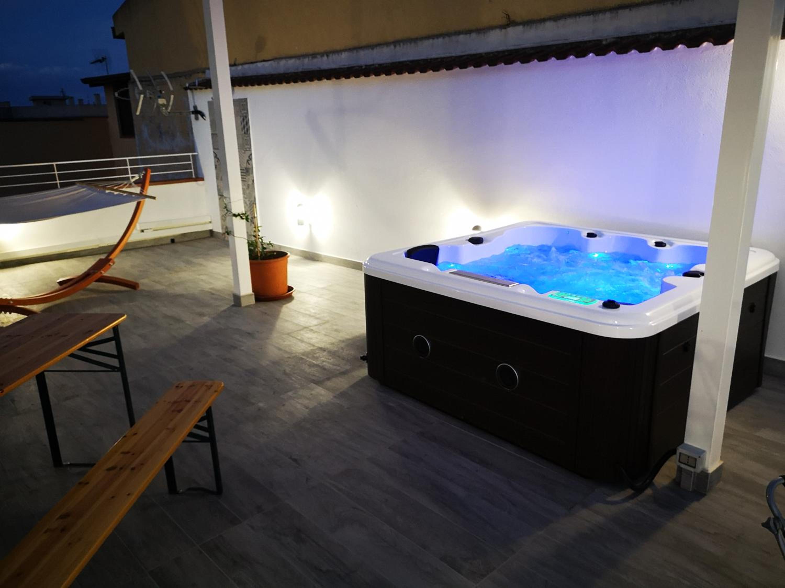 Deluxe Suite with Spa Bath - Photo 26