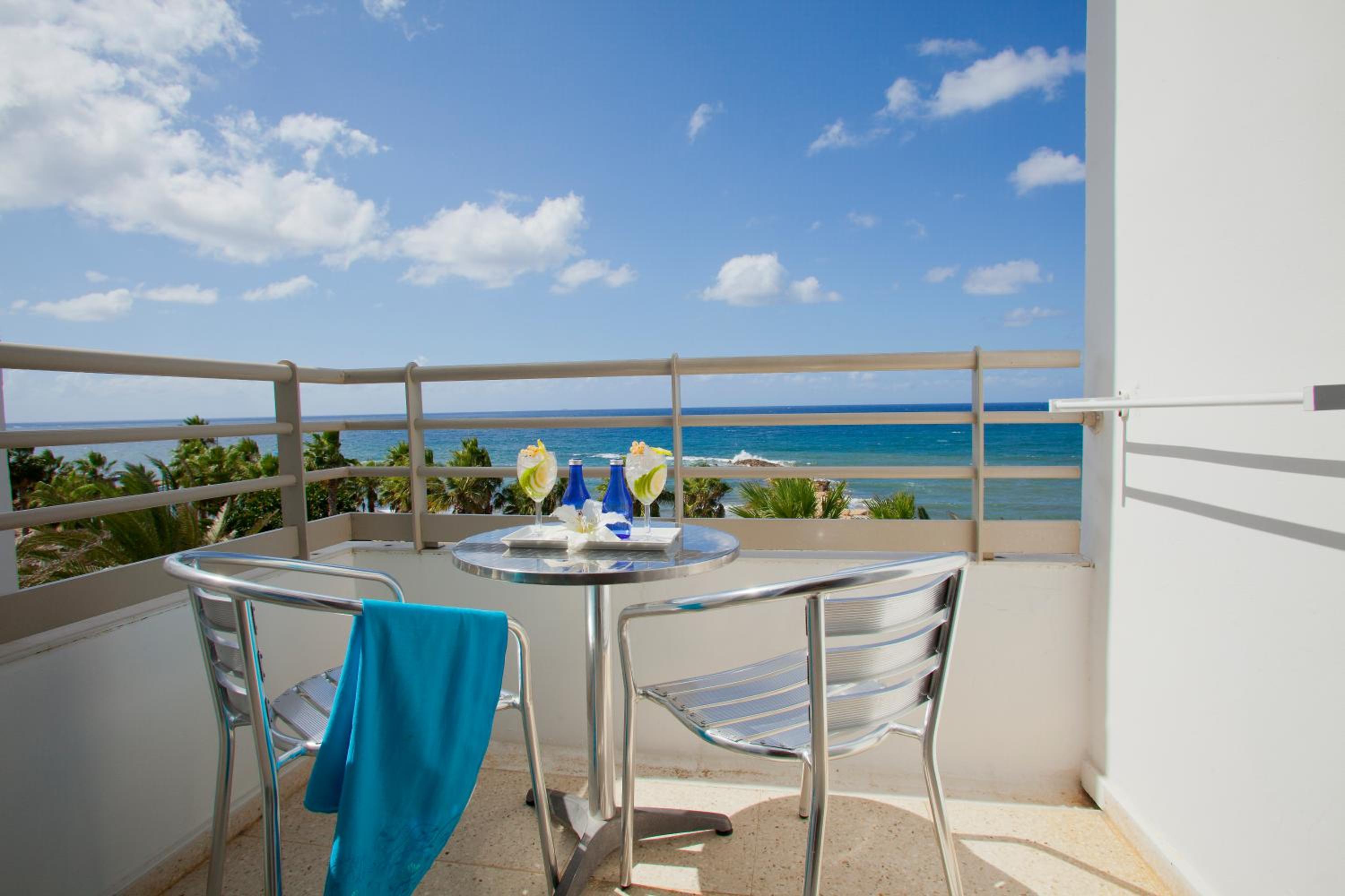Double or Twin Room with Sea View - Photo 7