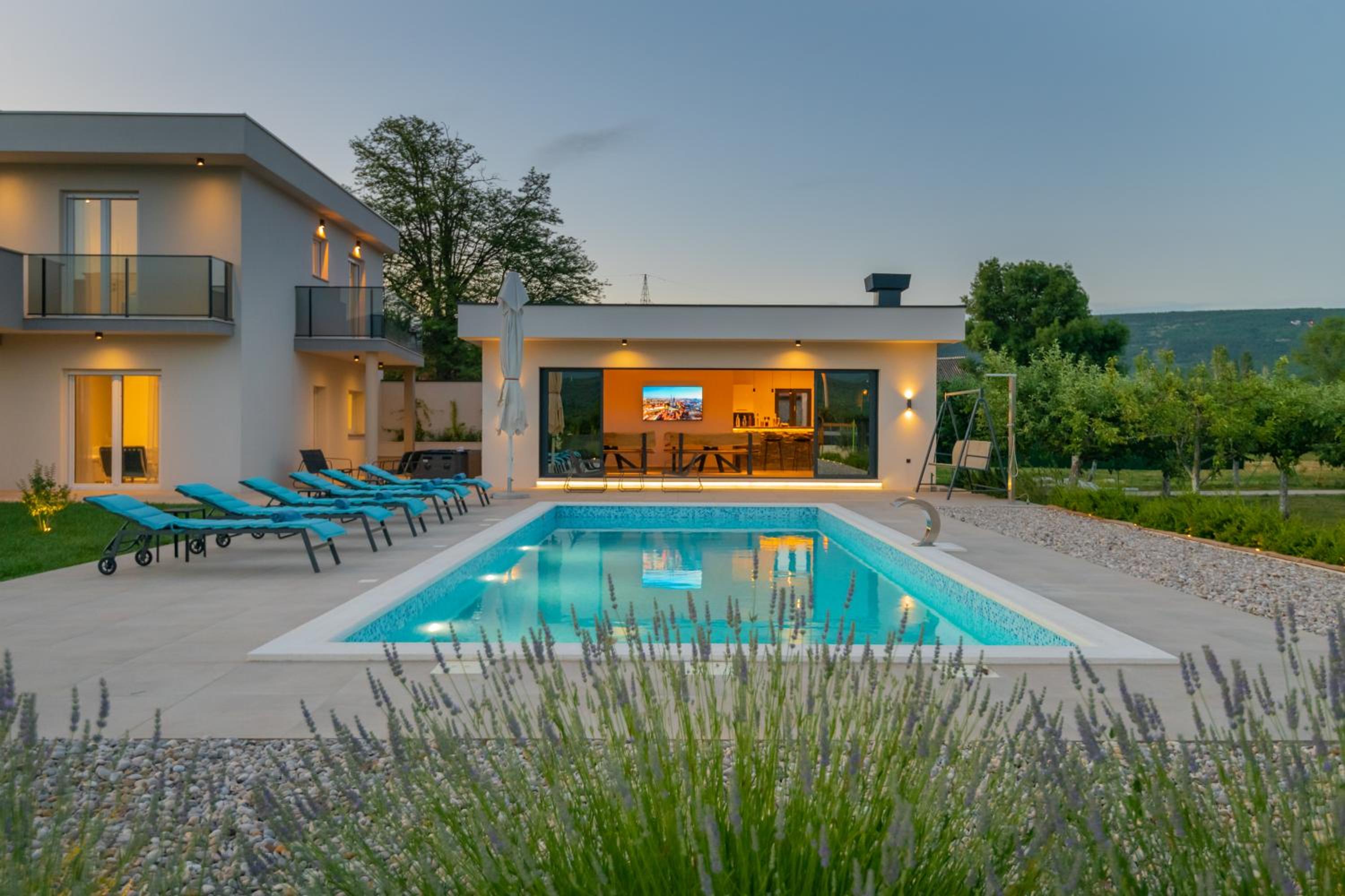 Villa photo 2