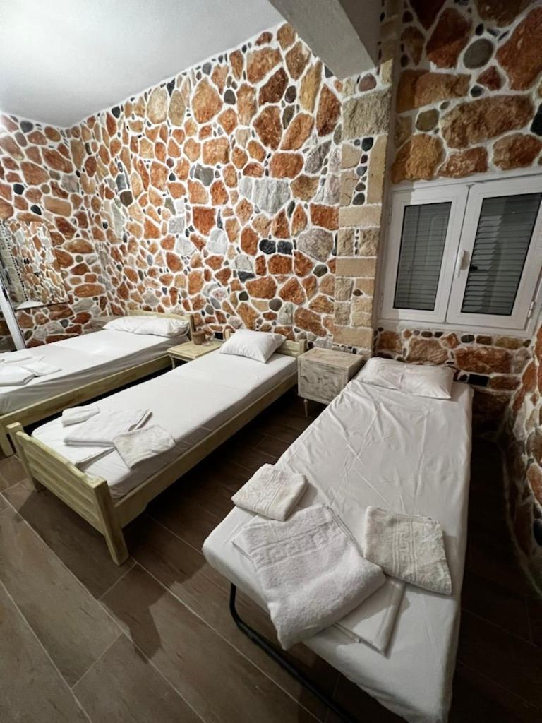 Quadruple Room - Photo 5