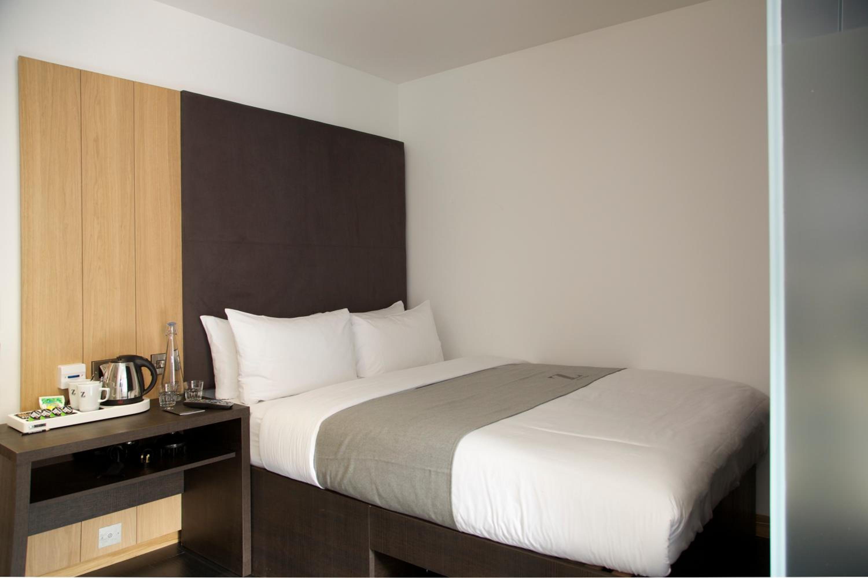 Queen Room - Disability Access photo 1
