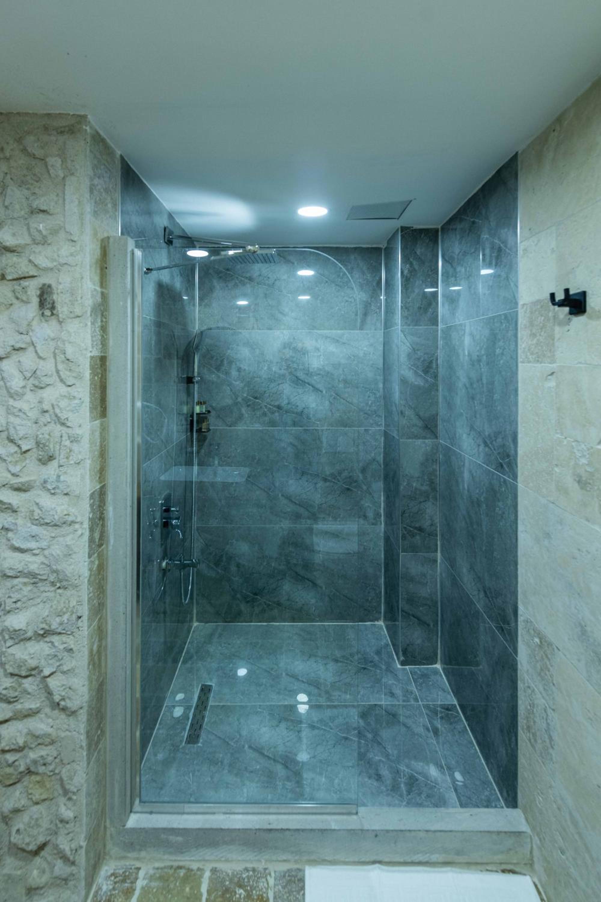 Family Suite - Photo 7