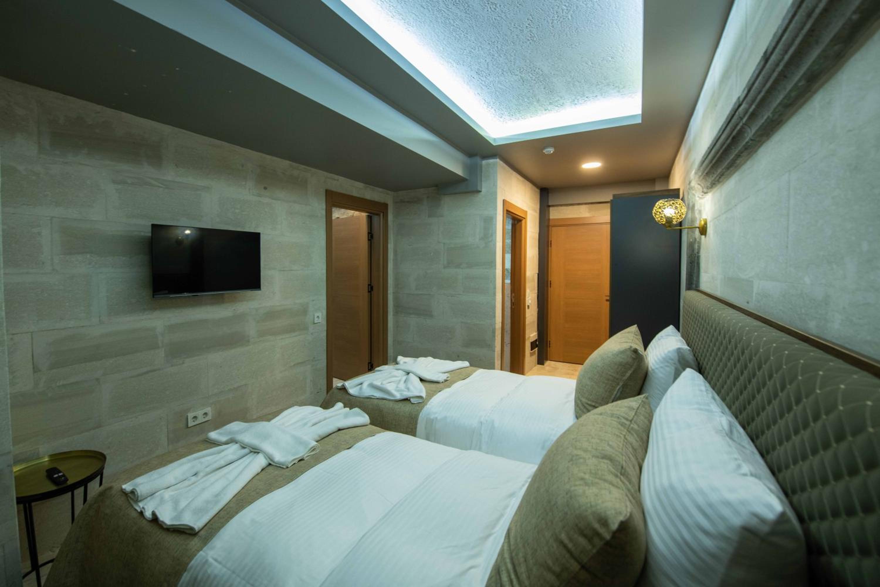 Family Suite - Photo 11