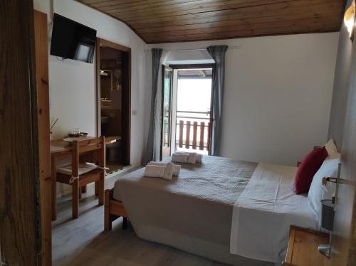 Double Room with Lake View photo 1
