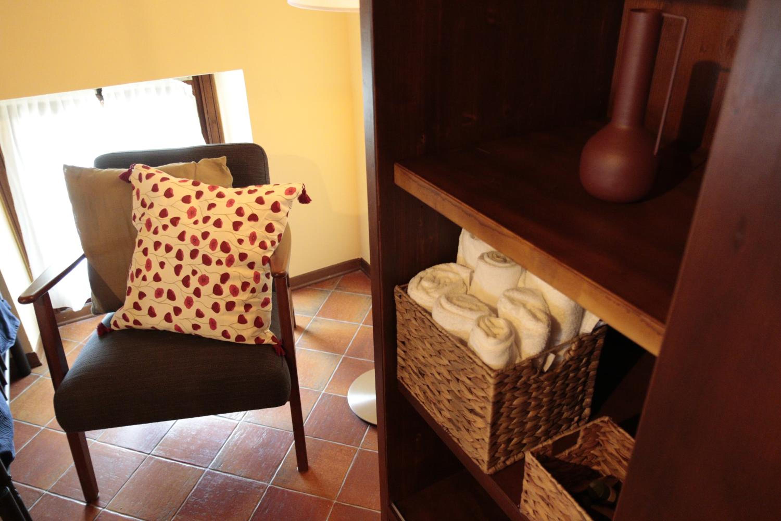Double Room with Private External Bathroom - Photo 2