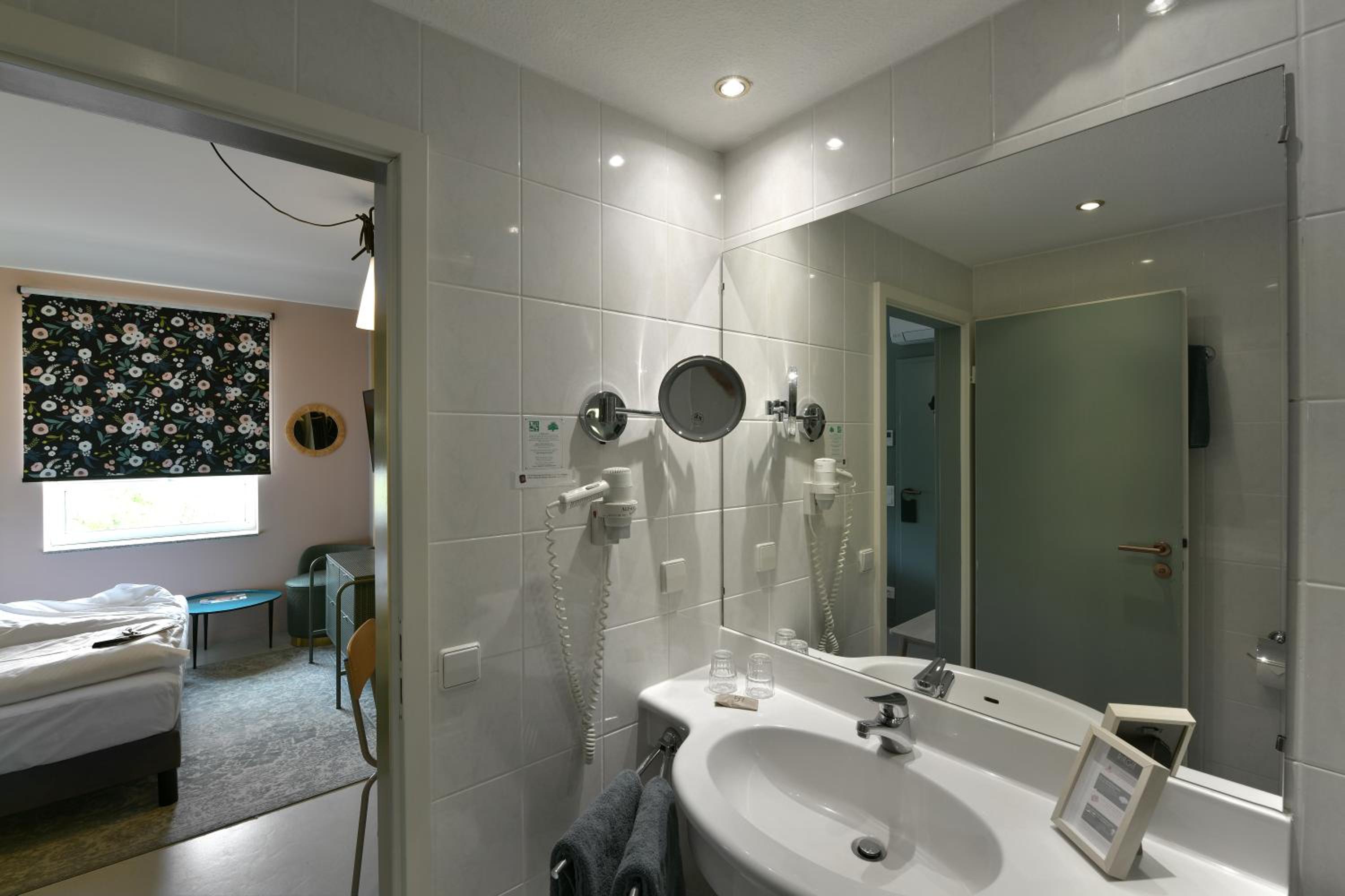 Single Room photo 3