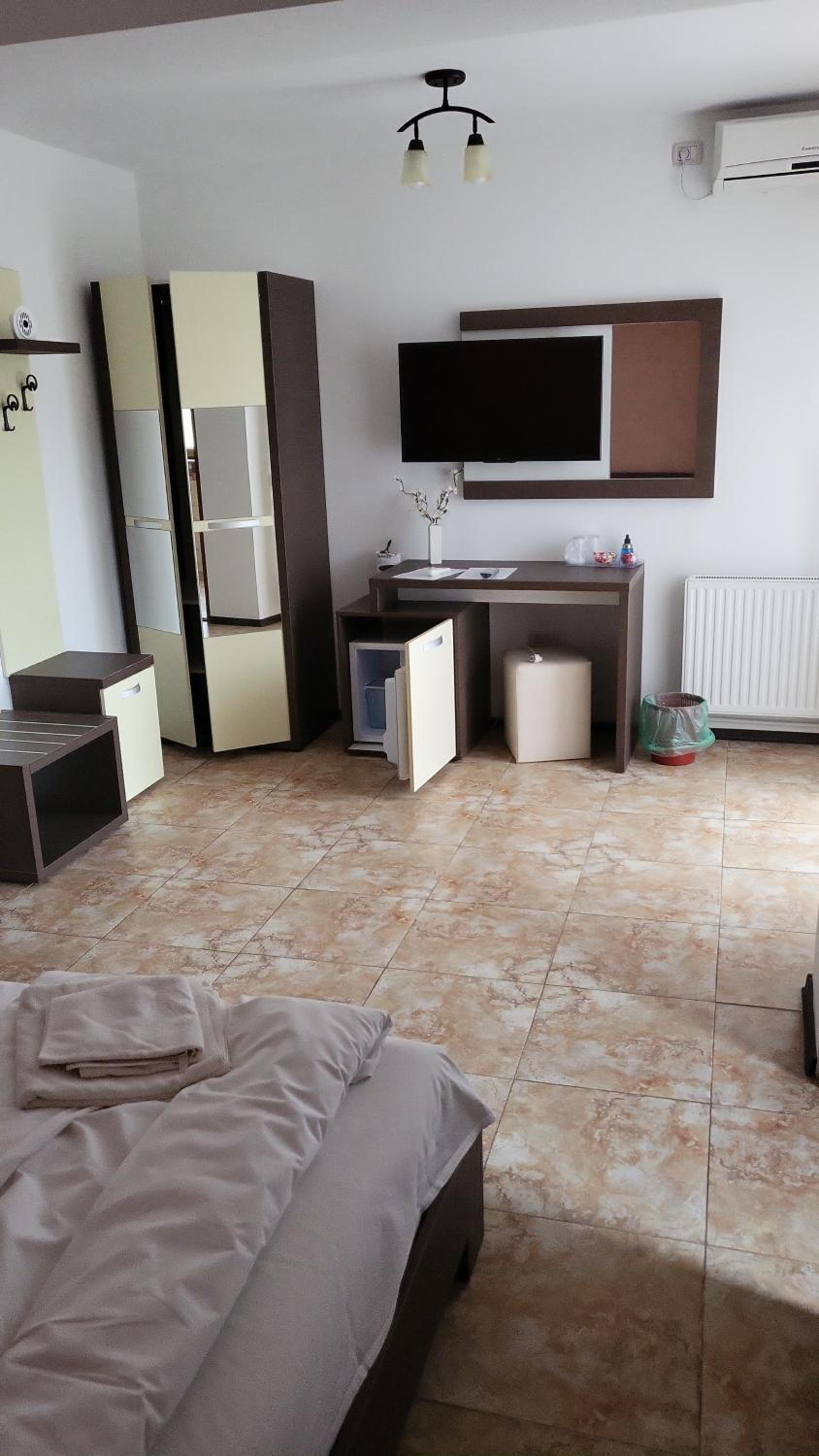 Twin Room - Photo 2