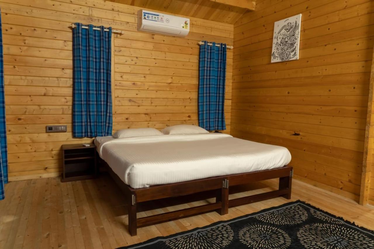 Twin Room with Pool View - Photo 5