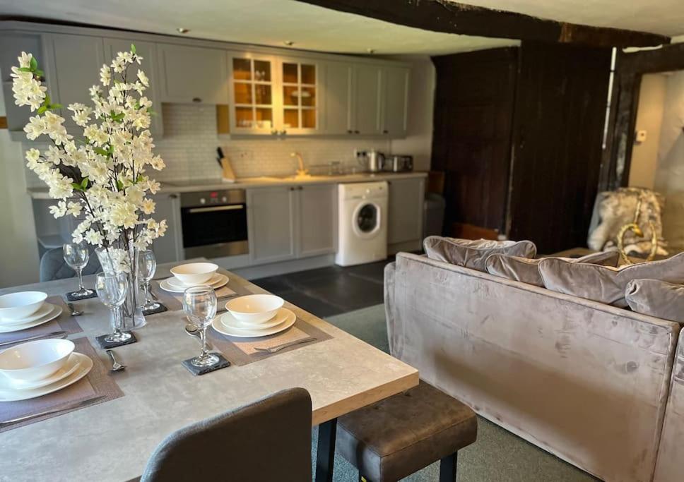 Two-Bedroom Apartment - Photo 9