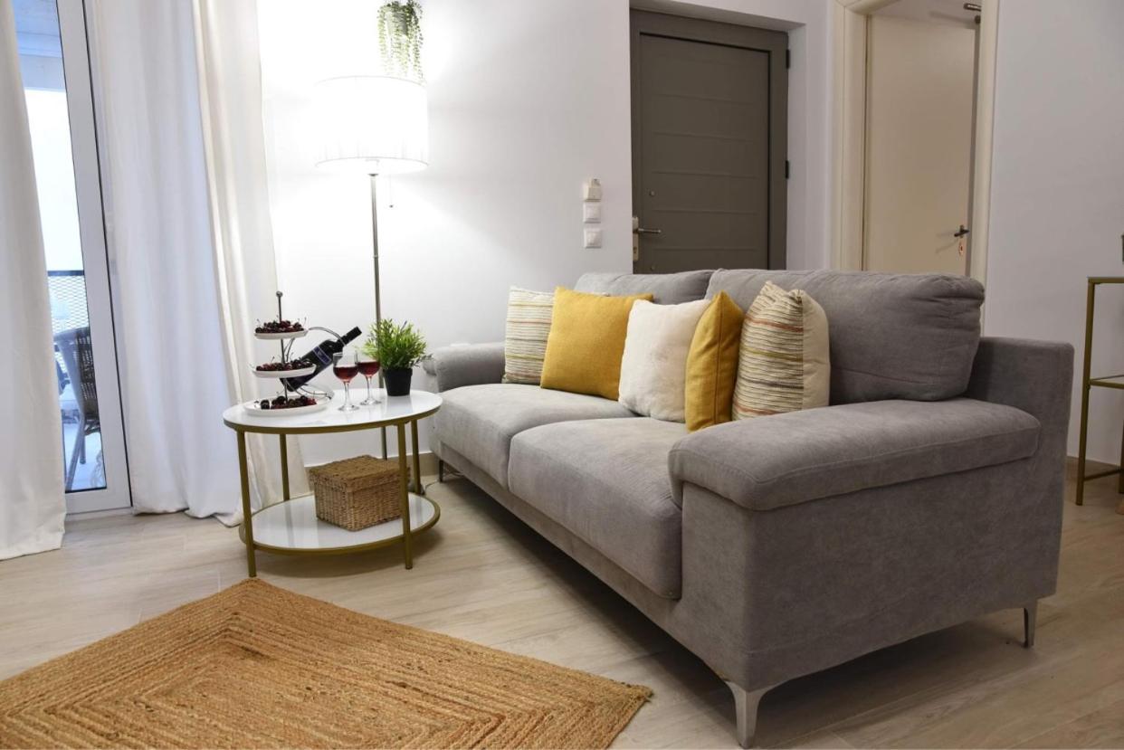 Two-Bedroom House - Photo 33