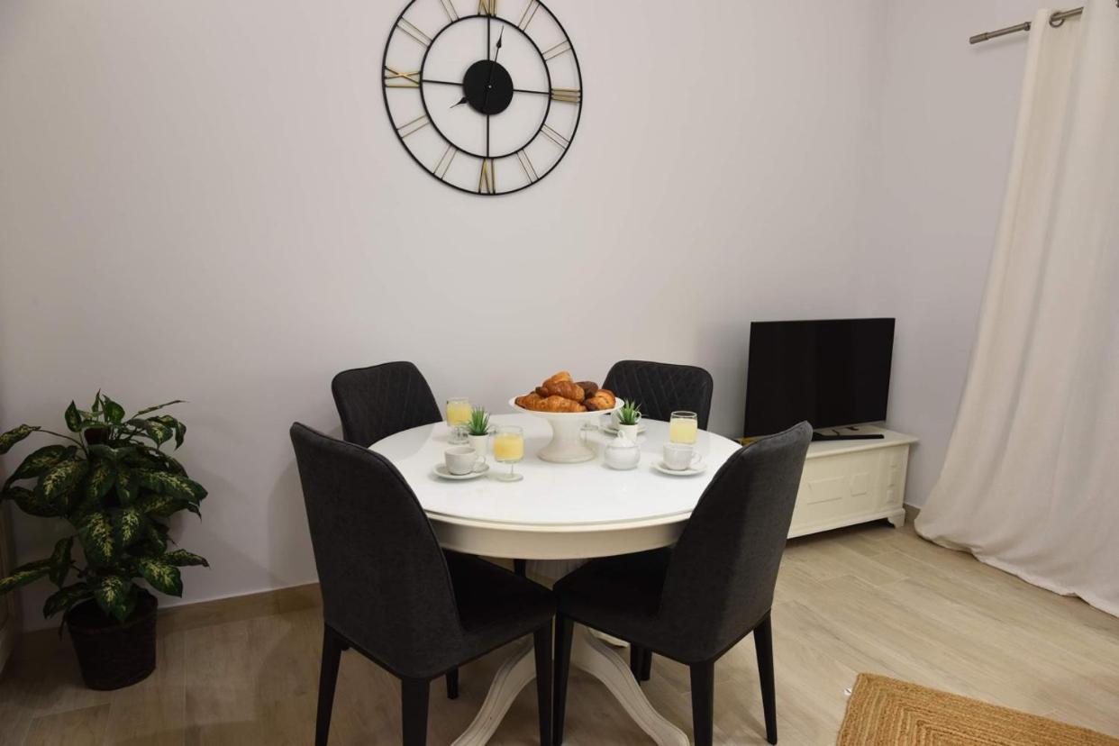 Two-Bedroom House - Photo 28