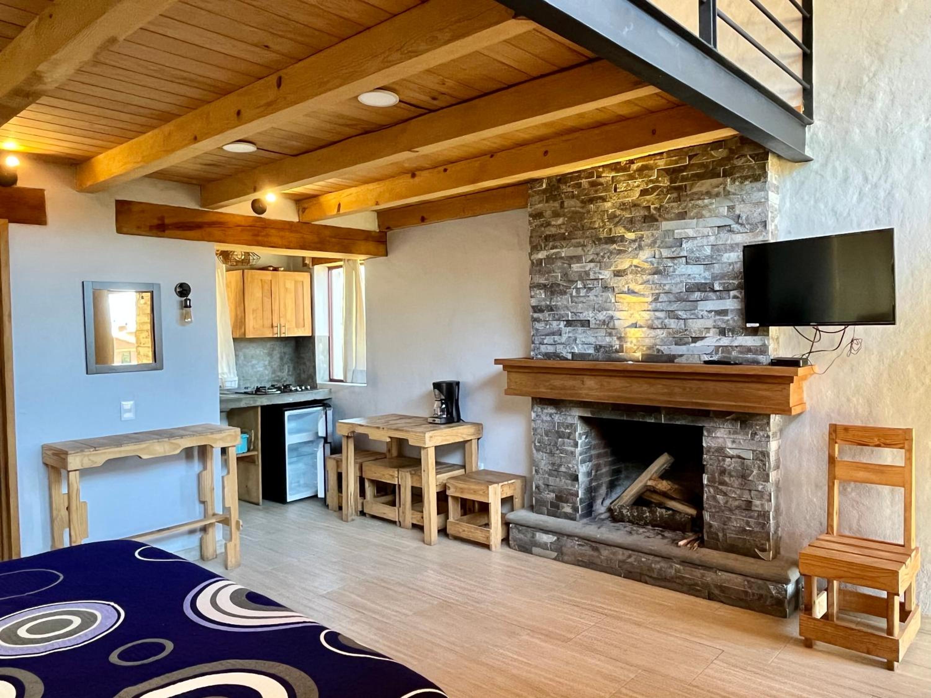 Two-Bedroom House - Photo 4