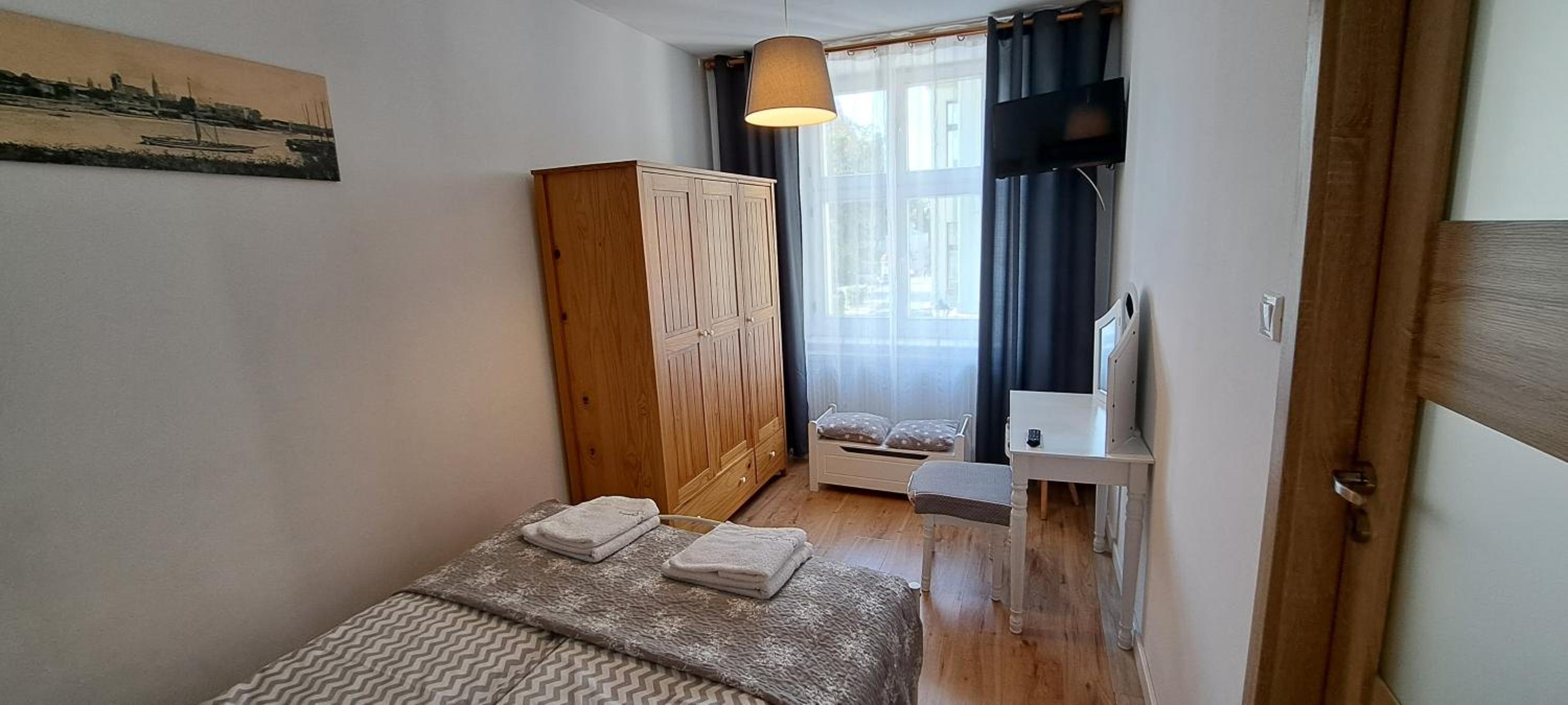 One-Bedroom Apartment - Photo 3