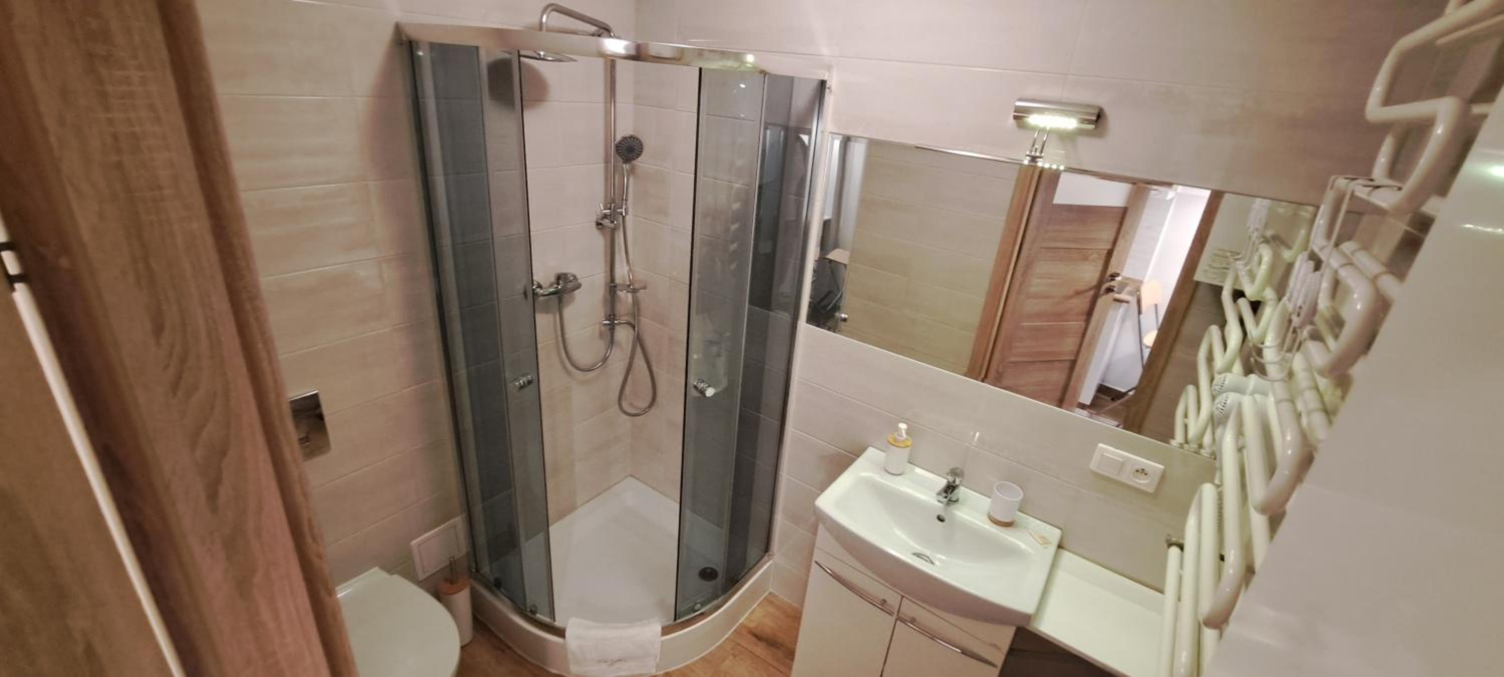 One-Bedroom Apartment - Photo 5
