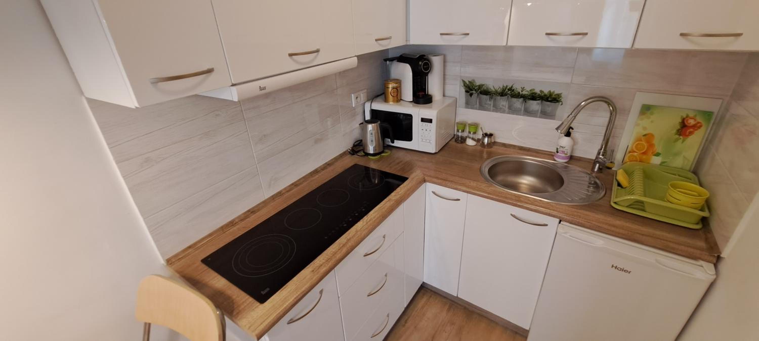 One-Bedroom Apartment - Photo 8
