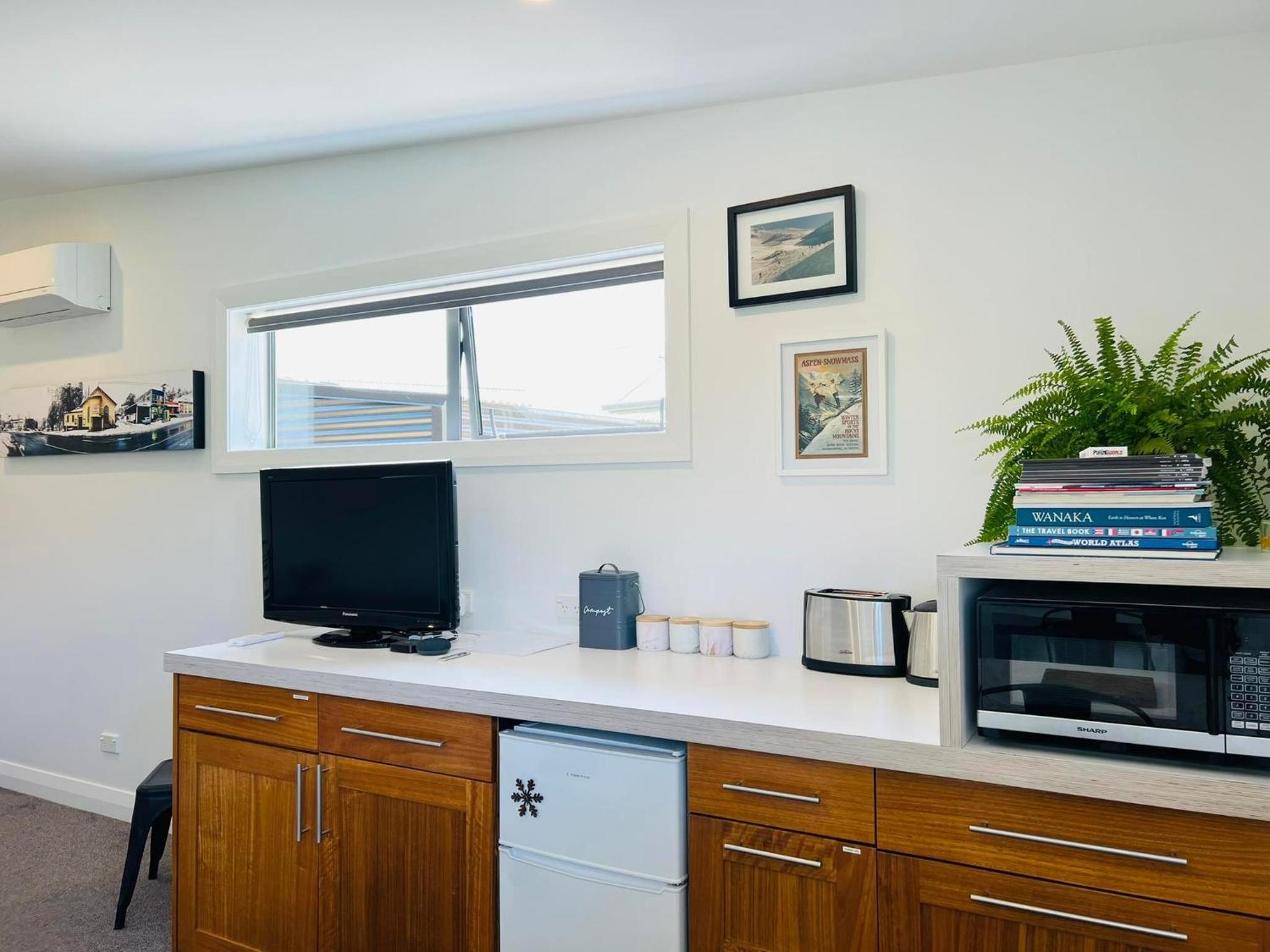 Studio Apartment - Photo 32