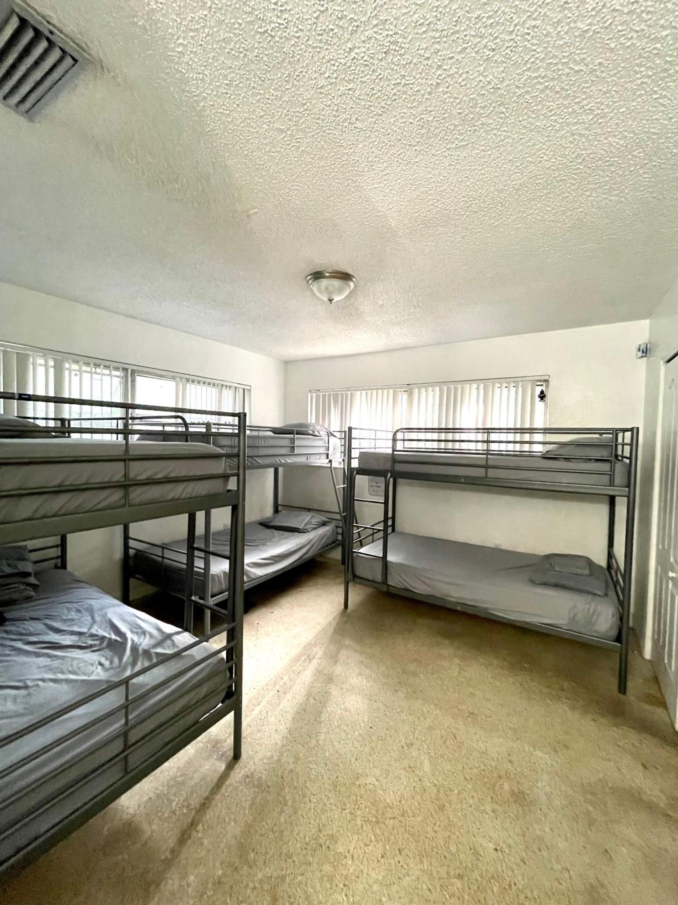 Single Bed in 6-Bed Dormitory Room photo 2