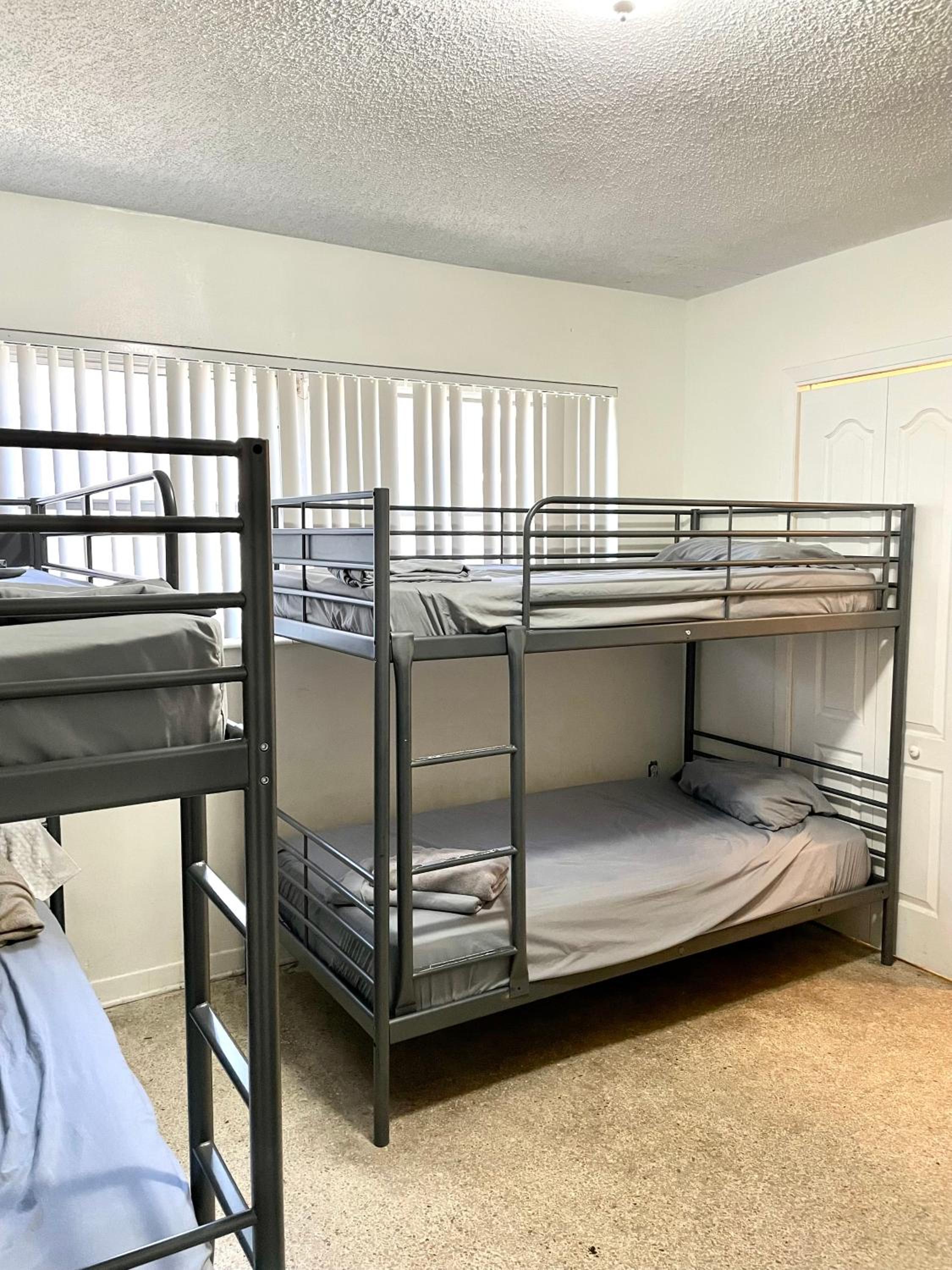 Single Bed in 6-Bed Dormitory Room photo 3