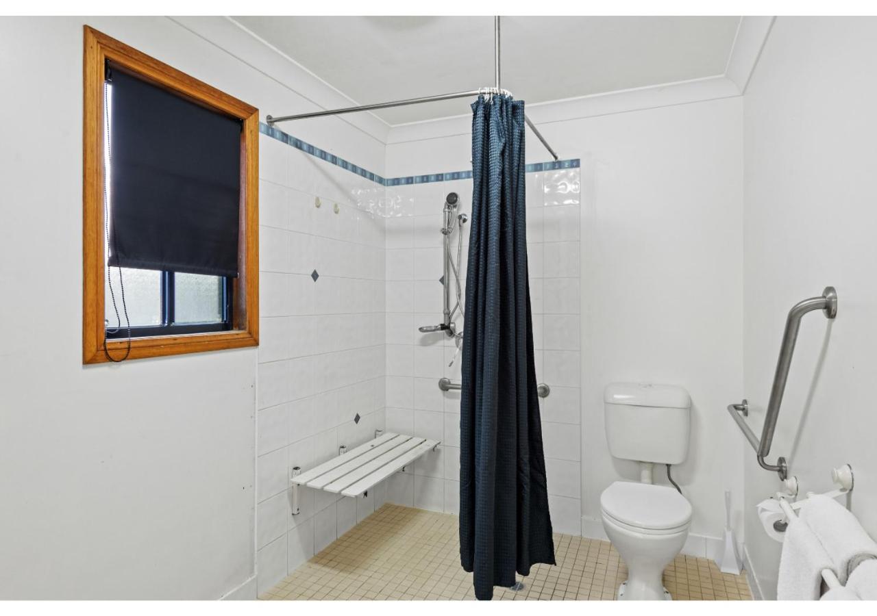 Superior 1 Bedroom Cabin - Sleeps 4 photo 2