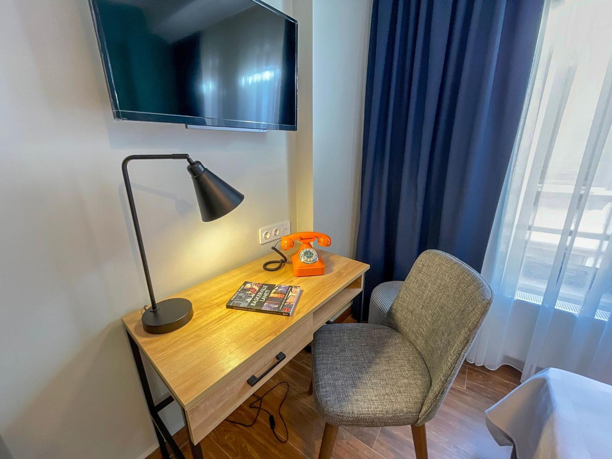 Standard Double or Twin Room - Photo 5