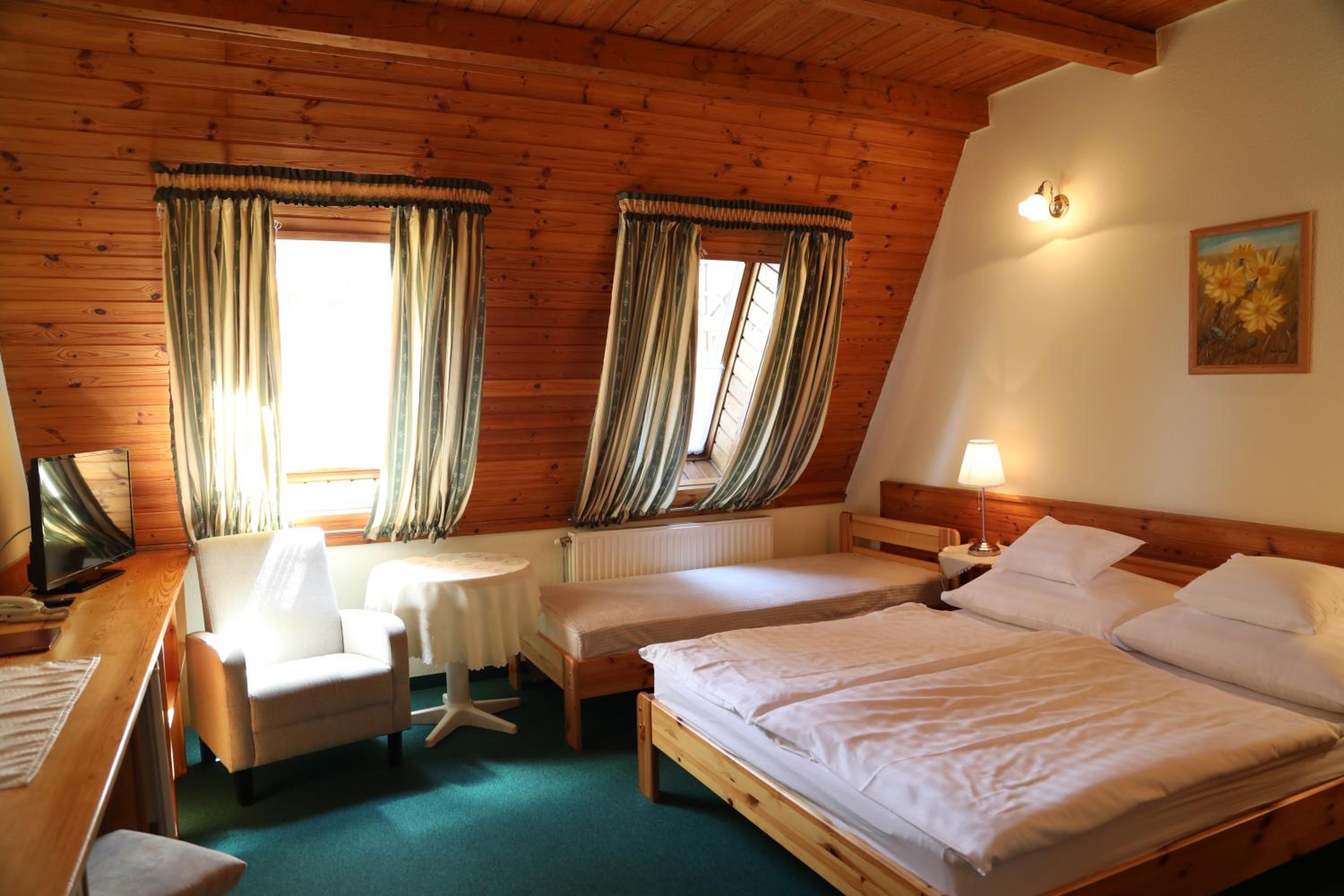 Triple Room