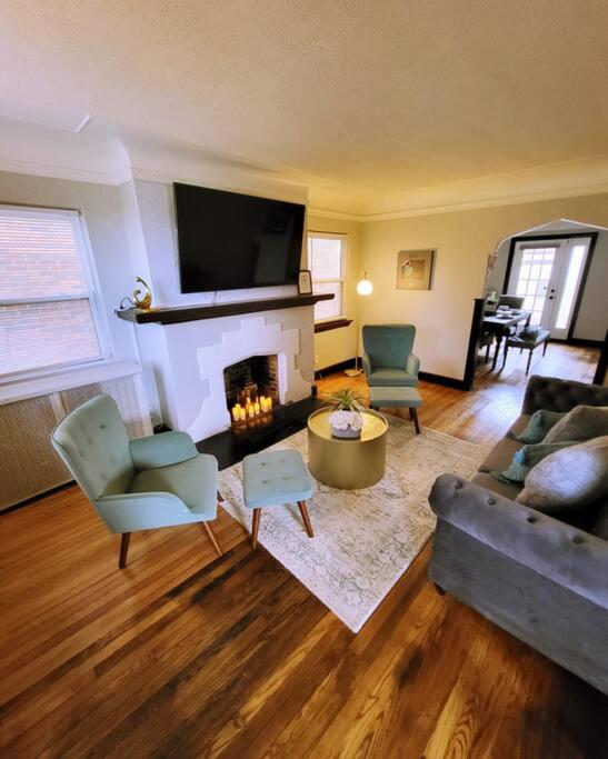 Three-Bedroom House photo 1