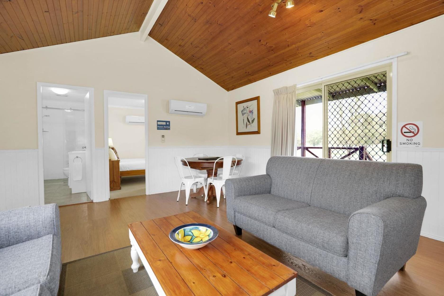 Roberts Cottage photo 1