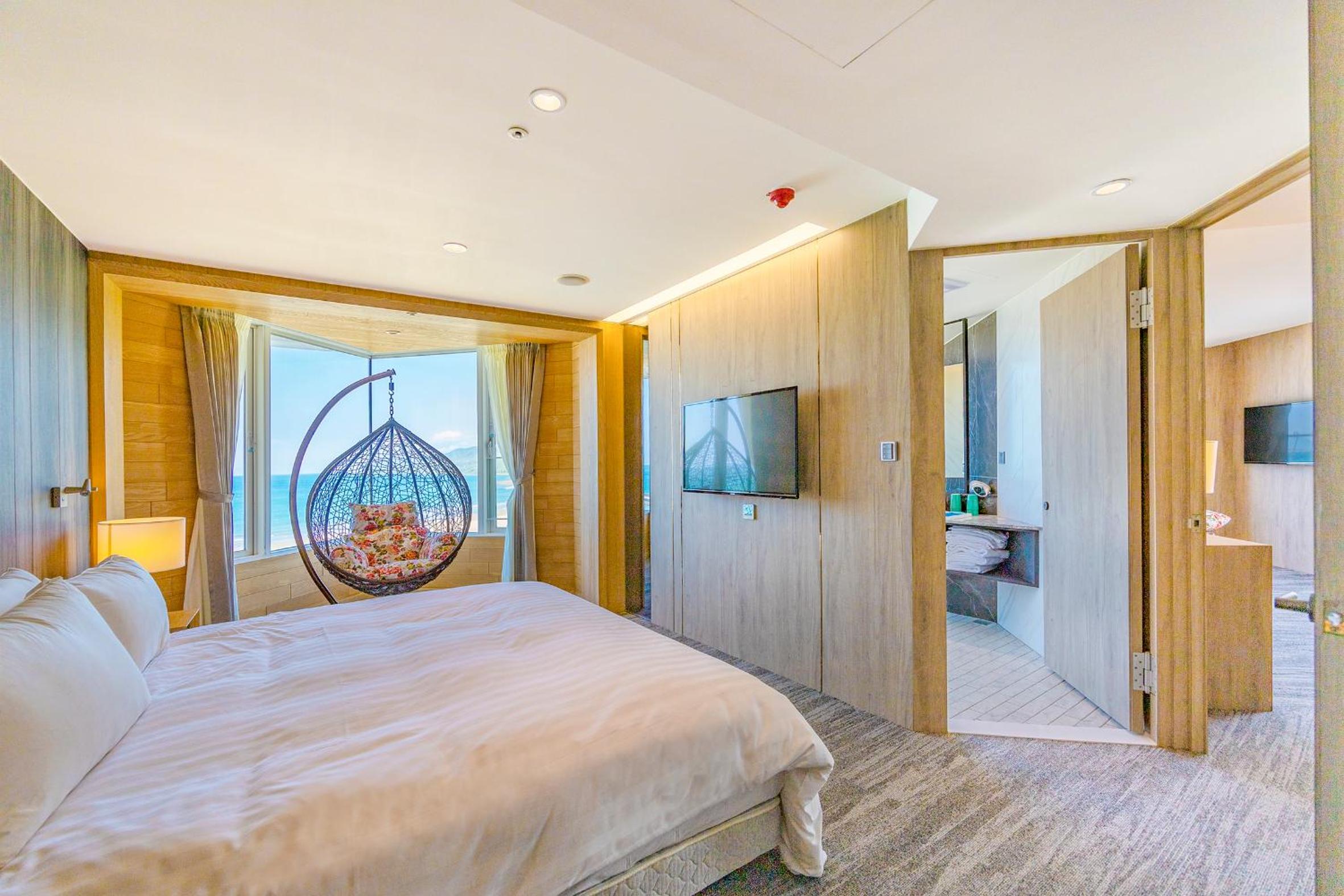 Presidential Suite, 1 King, Ocean view, Balcony