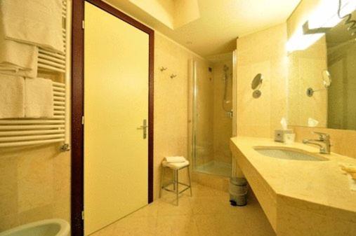Double Or Twin Room photo 3