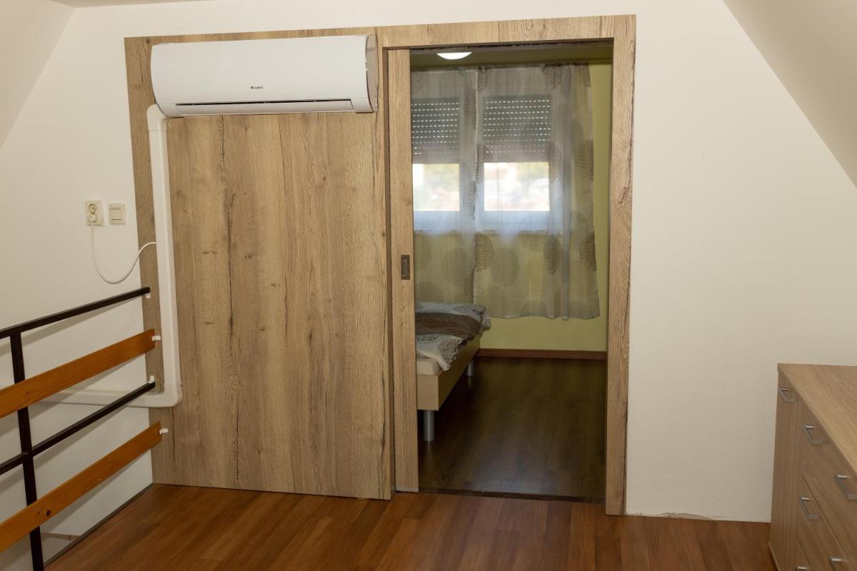 Three-Bedroom House photo 3