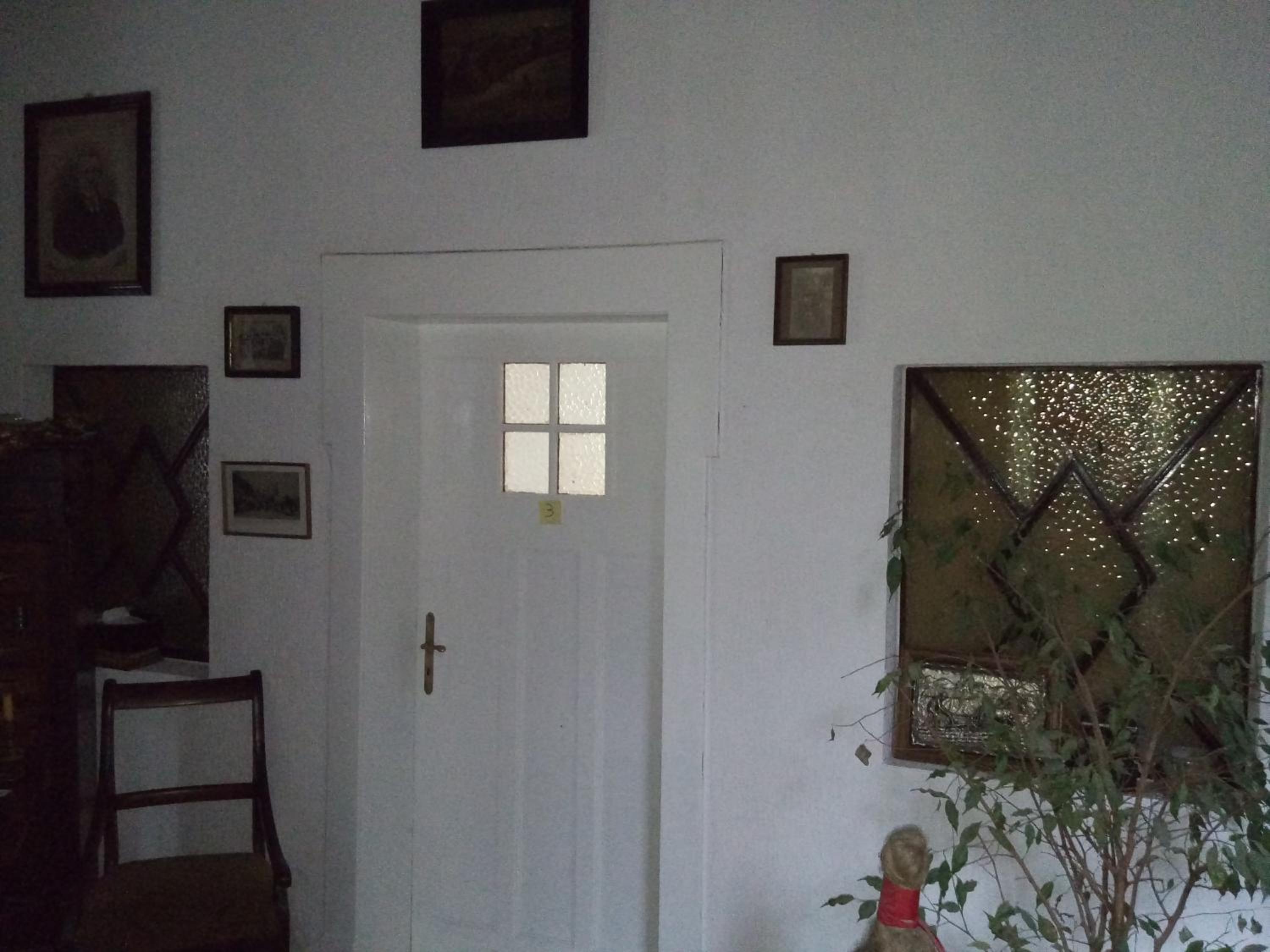 Large Double Room - Photo 8