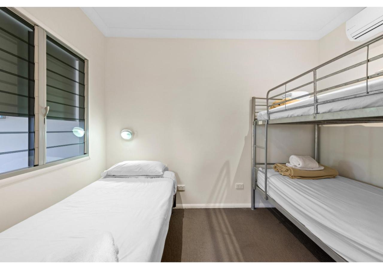 Deluxe 2 Bedroom Cabin – Sleeps 5 photo 3