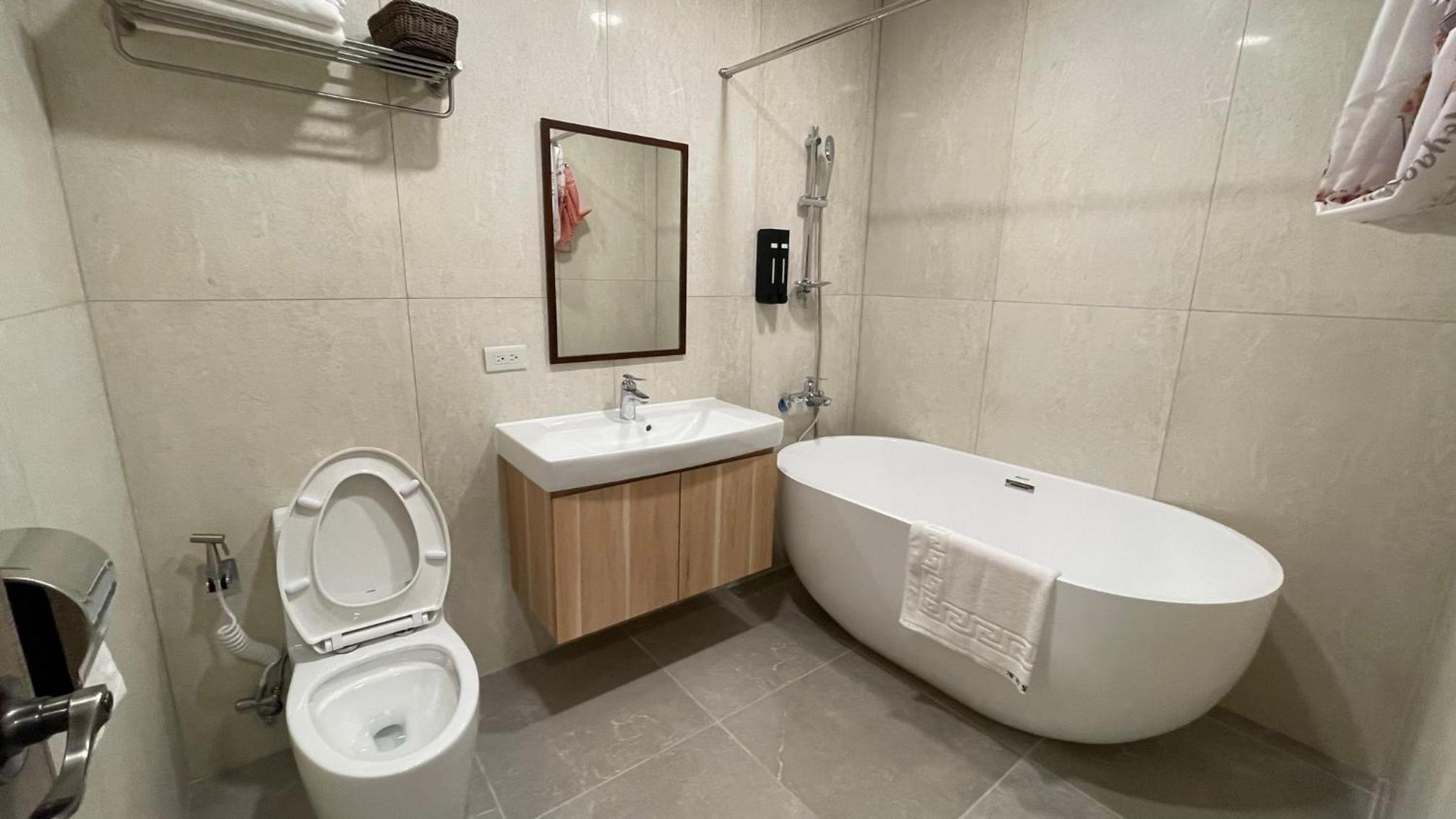 Deluxe Double Room with Balcony photo 3