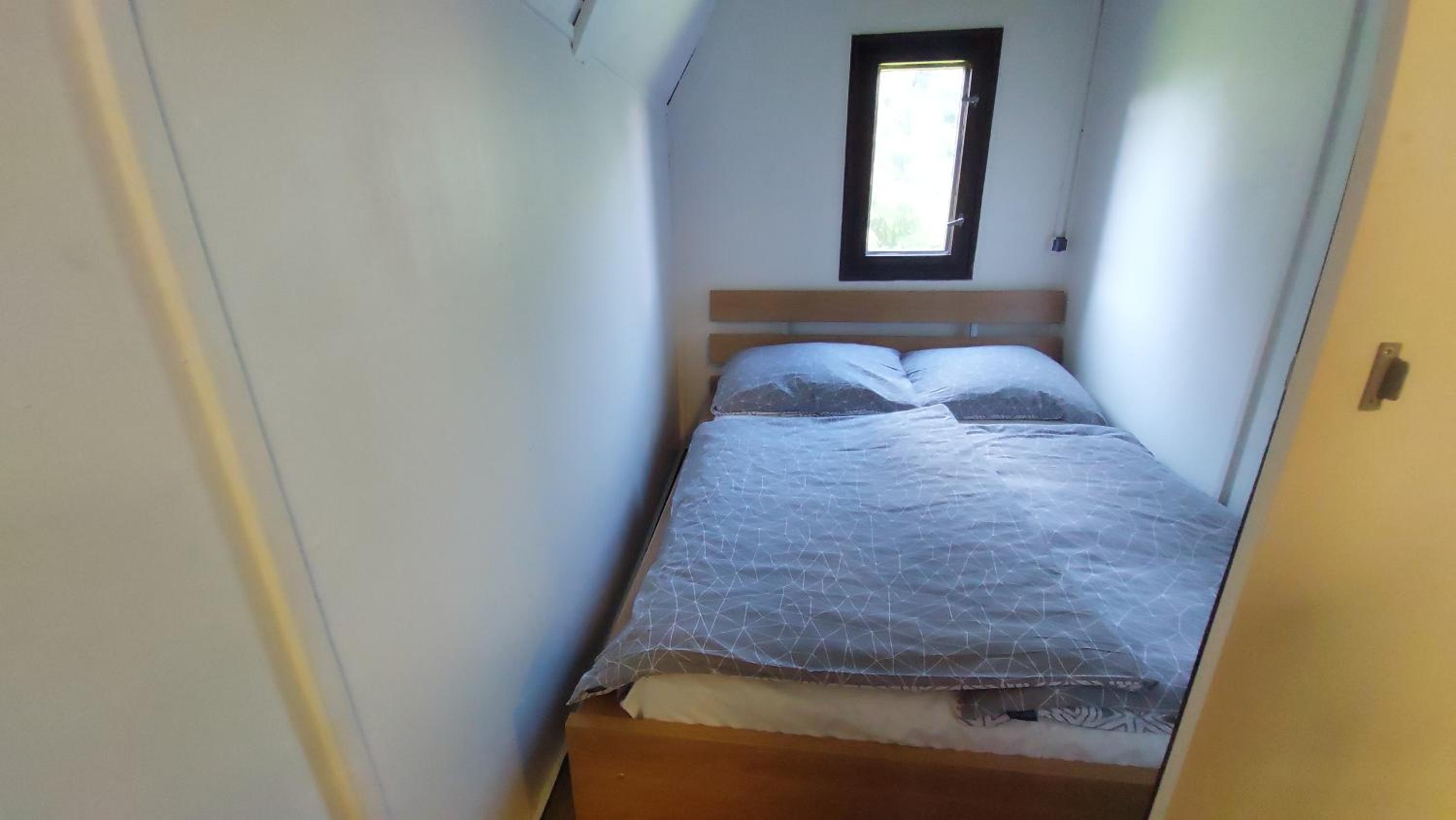Three-Bedroom Chalet - Photo 8