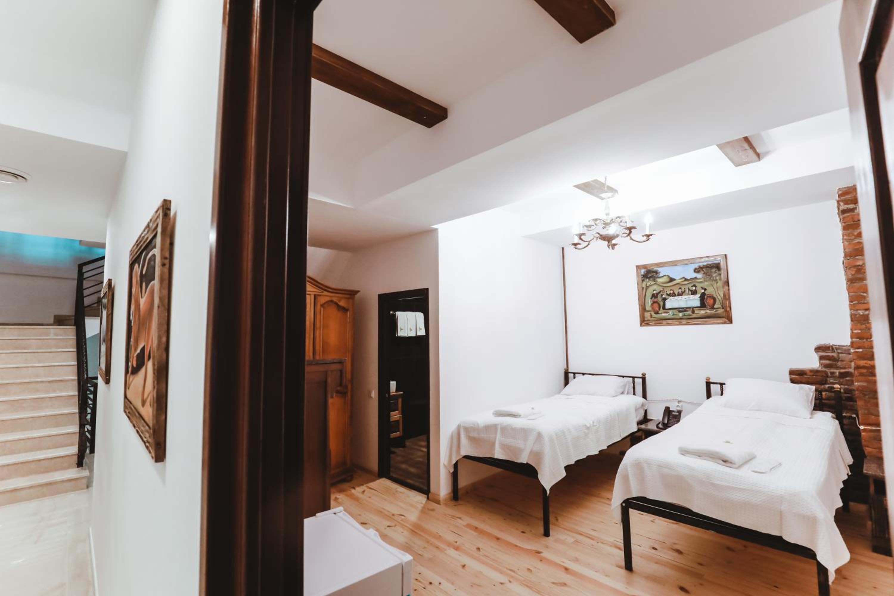 Economy Twin Room photo 2