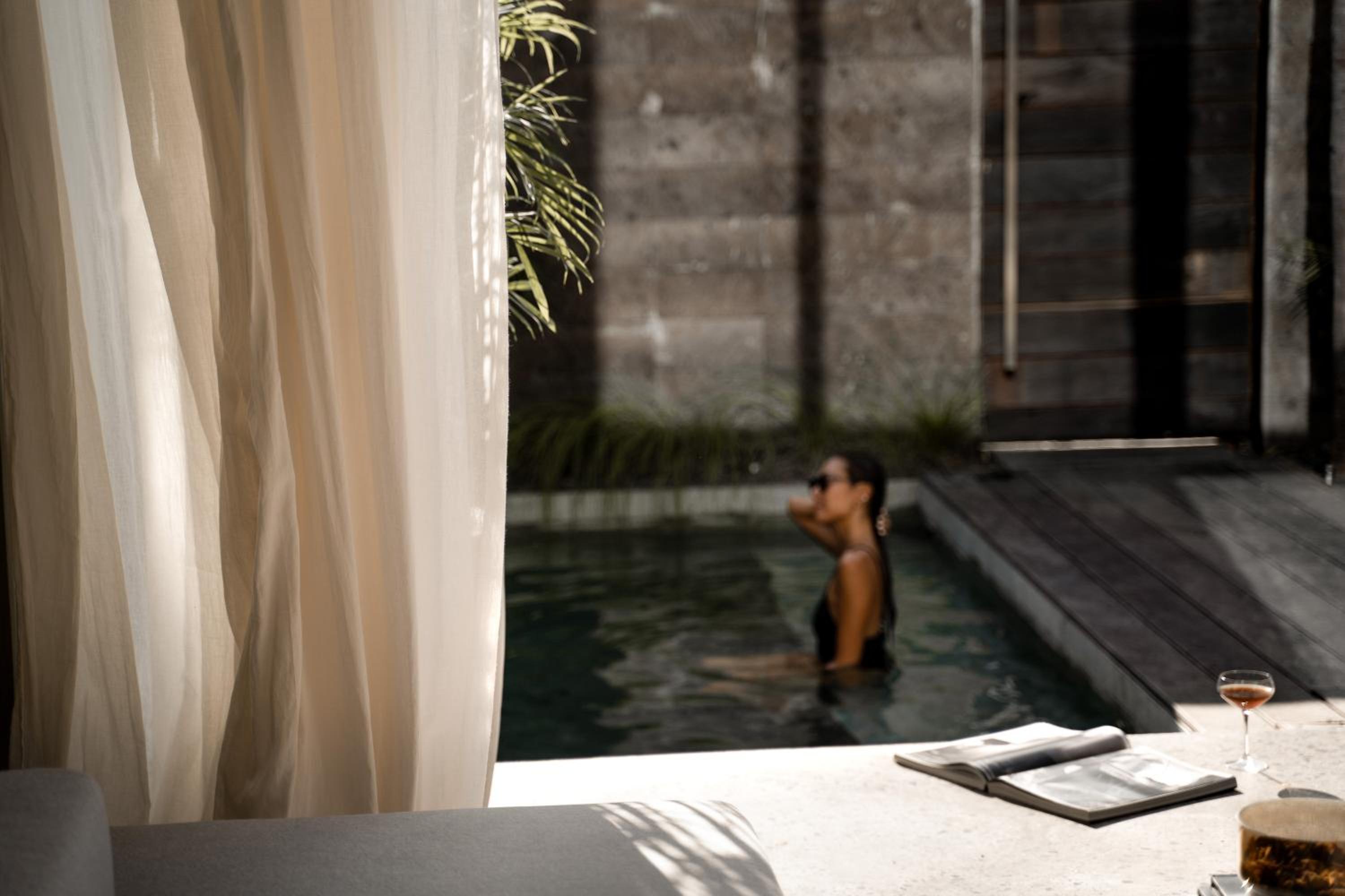 One-Bedroom Deluxe Villa with Plunge Pool and Fully Equipped Kitchenette - Photo 11