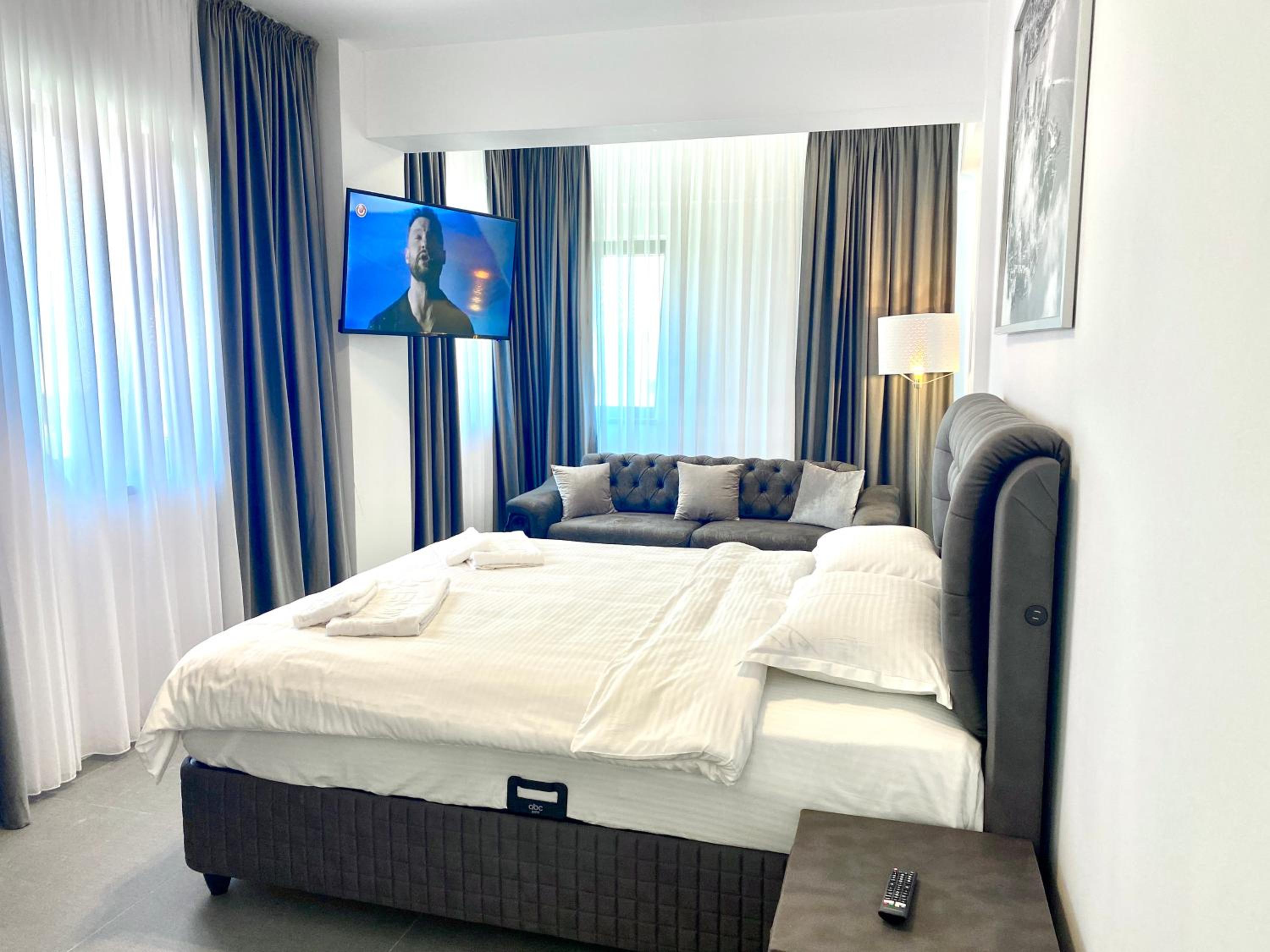 Economy Triple Room - Photo 19