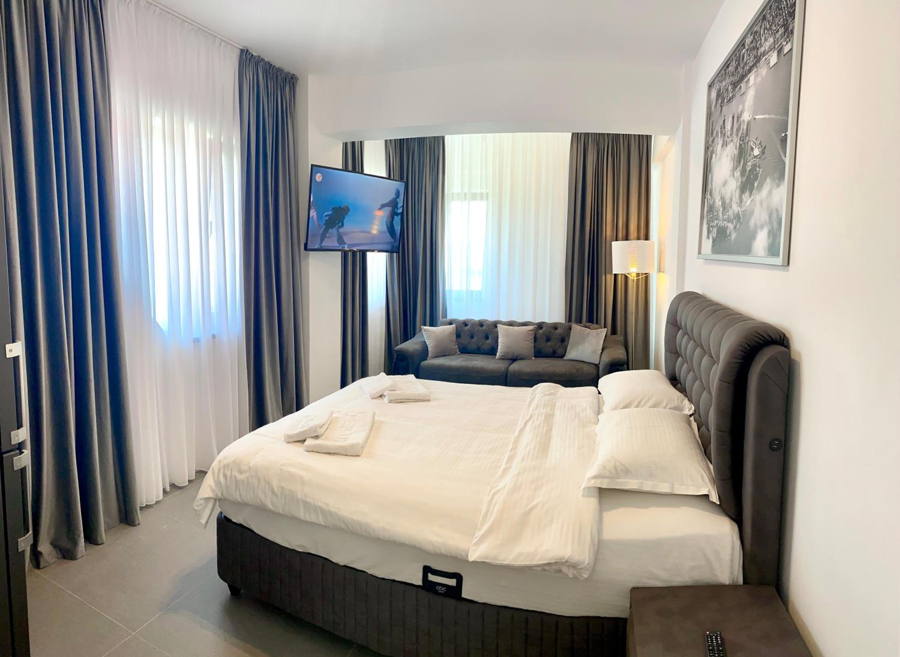 Economy Triple Room - Photo 3