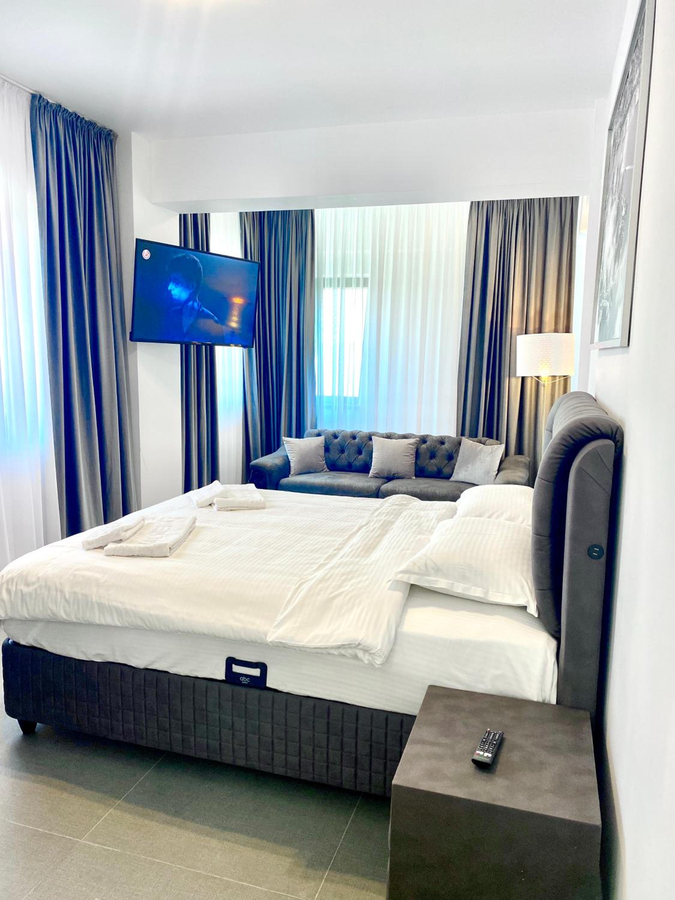 Economy Triple Room - Photo 4