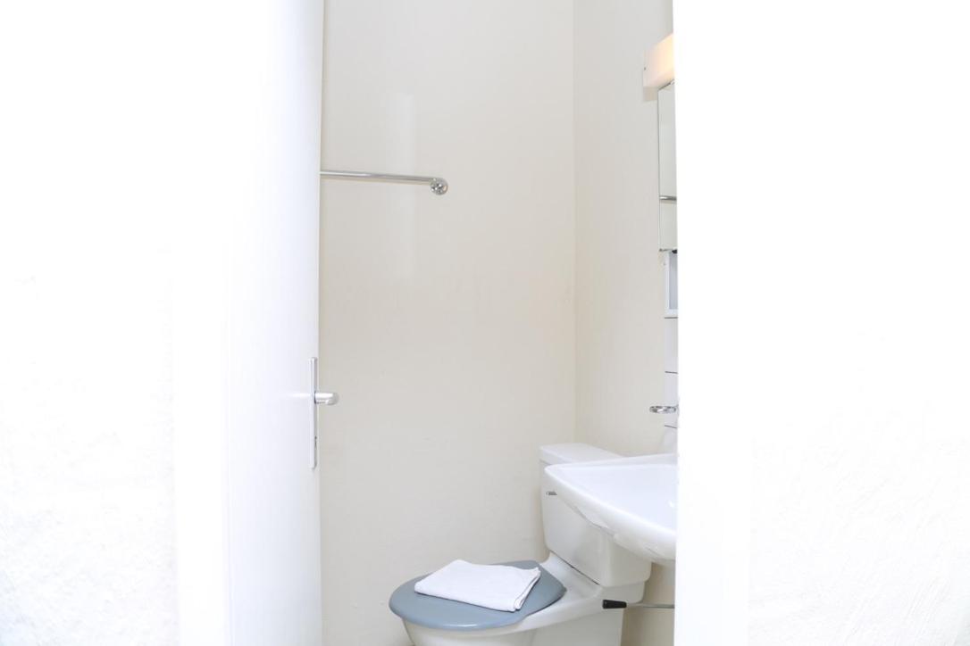 Deluxe Double Room with Balcony and Lake View - Photo 4